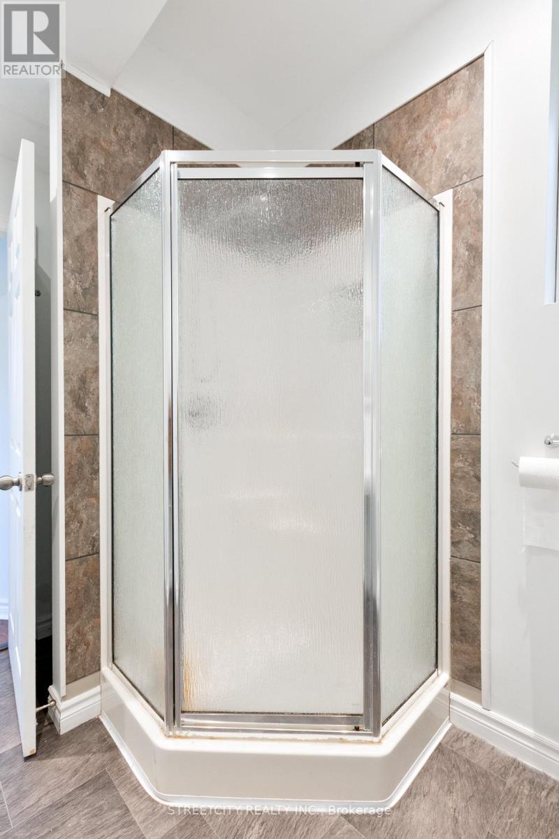 1036 Marigold Street N, London North, Ontario  N5X 4N9 - Photo 33 - X12686002