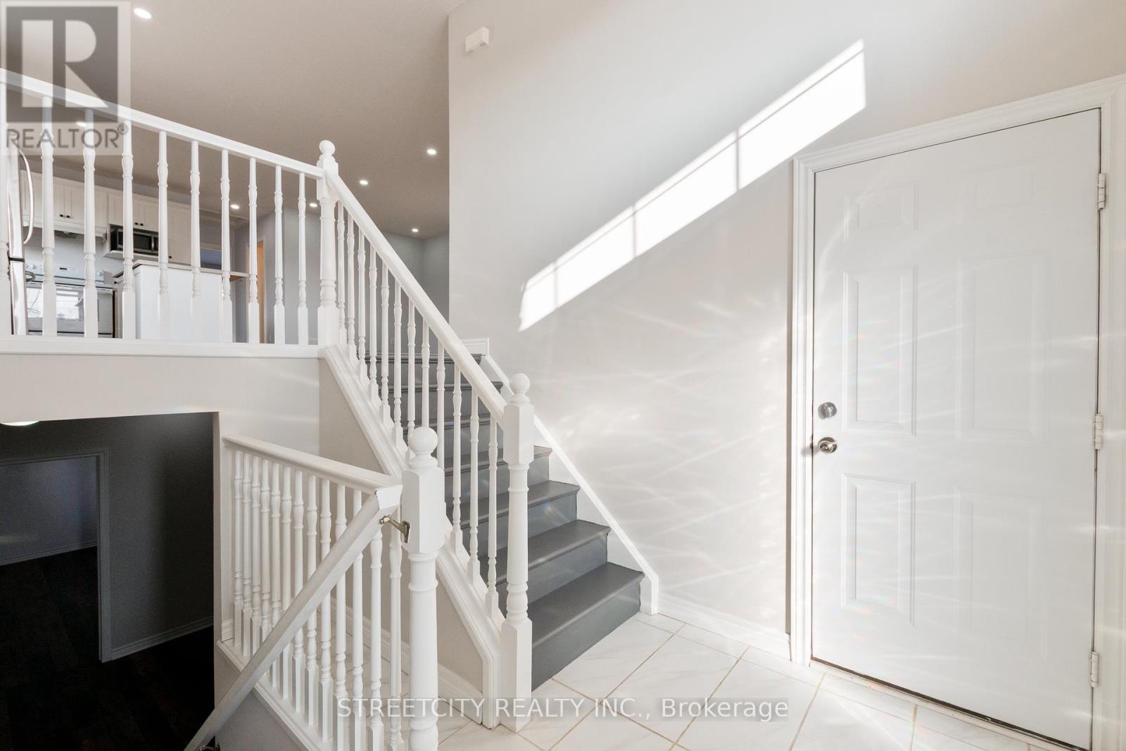 1036 Marigold Street N, London North, Ontario  N5X 4N9 - Photo 6 - X12686002