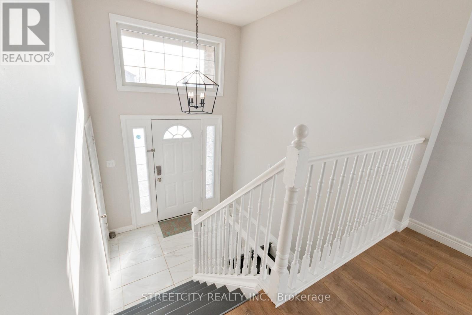 1036 Marigold Street N, London North, Ontario  N5X 4N9 - Photo 7 - X12686002