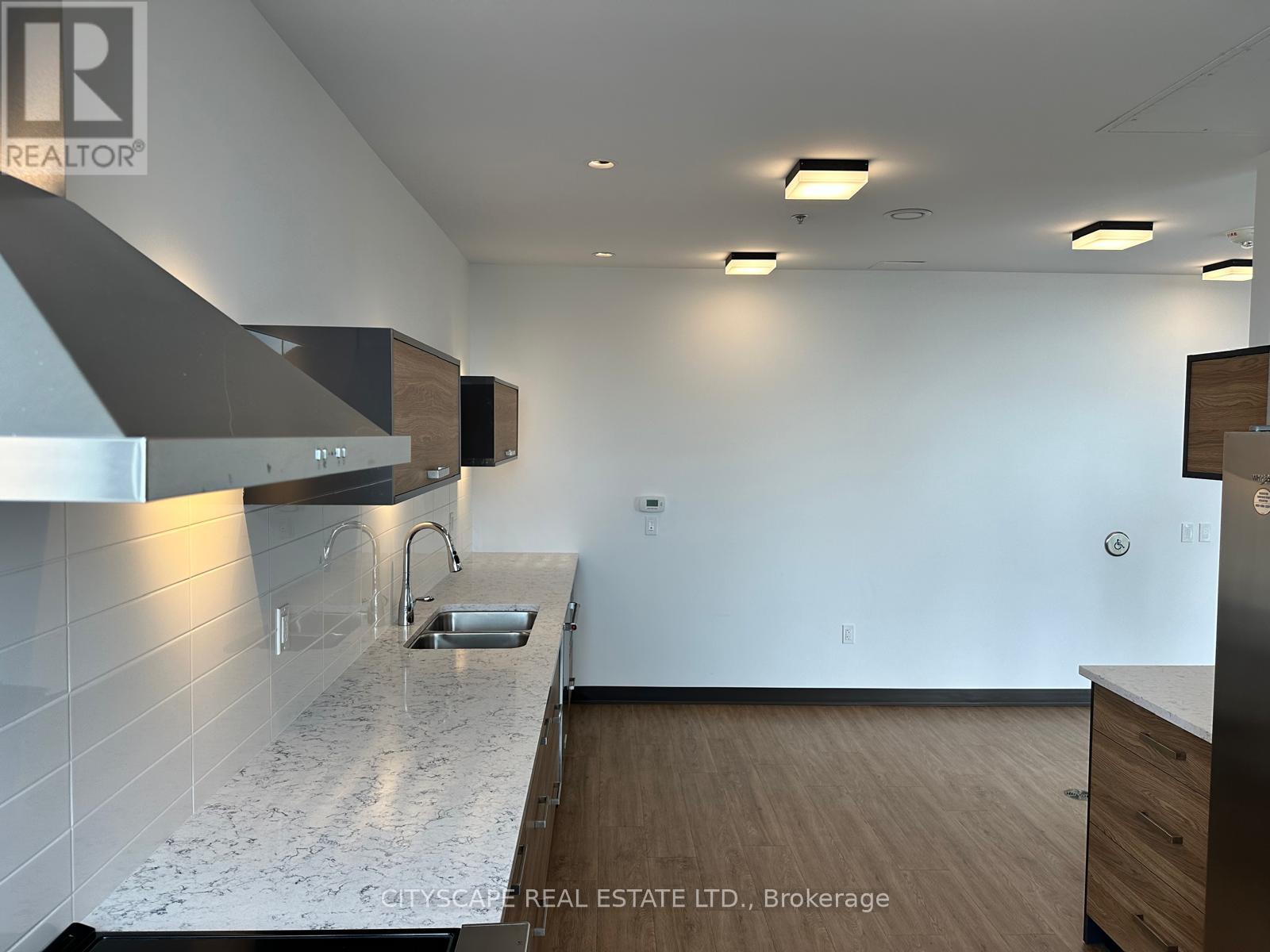 804 - 60 Charles Street, Kitchener, Ontario  N2G 0C9 - Photo 18 - X12685810