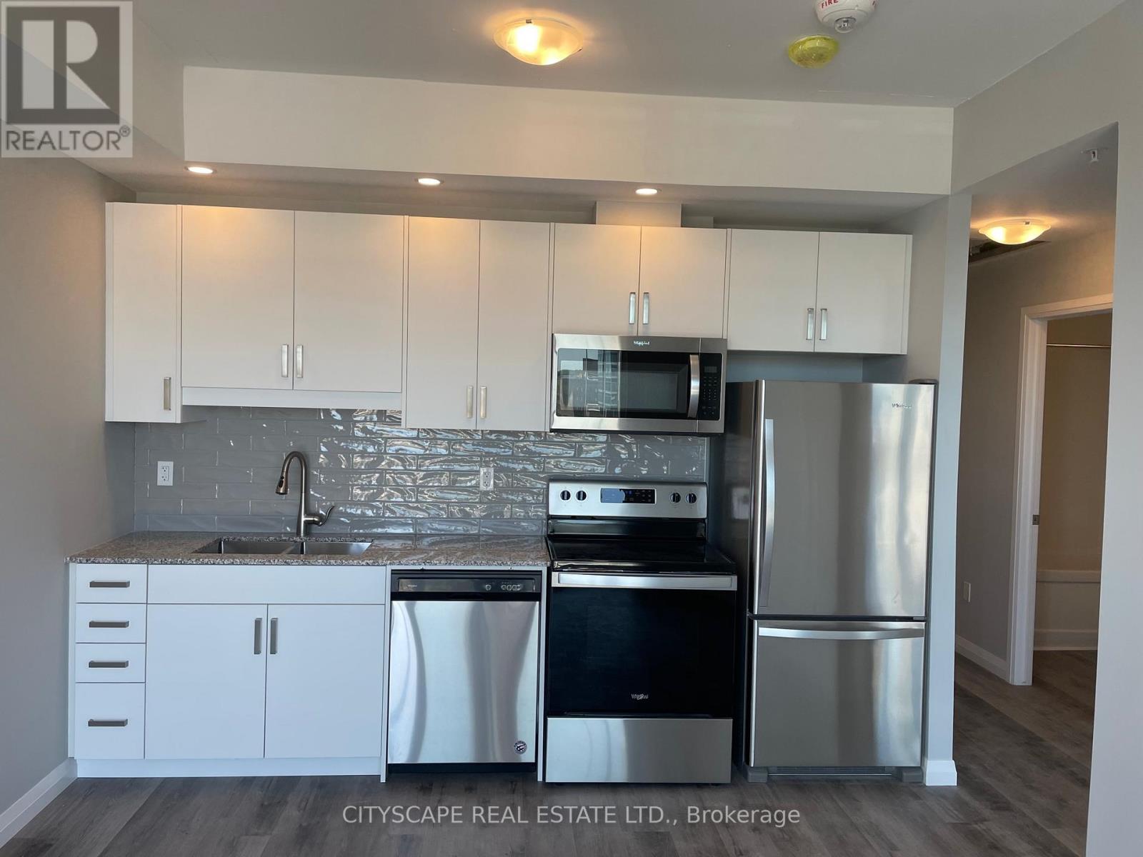 804 - 60 Charles Street, Kitchener, Ontario  N2G 0C9 - Photo 3 - X12685810