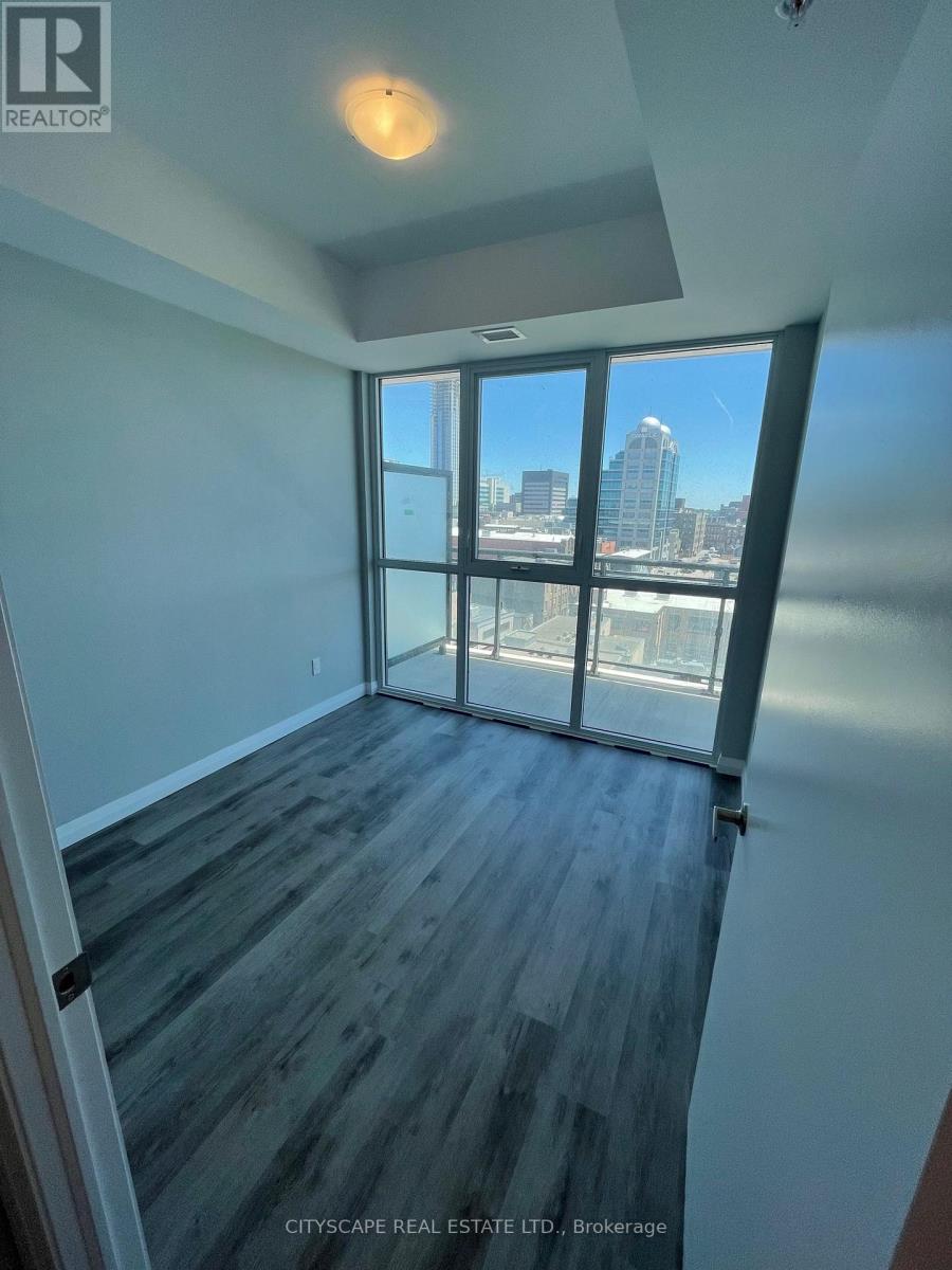 804 - 60 Charles Street, Kitchener, Ontario  N2G 0C9 - Photo 4 - X12685810