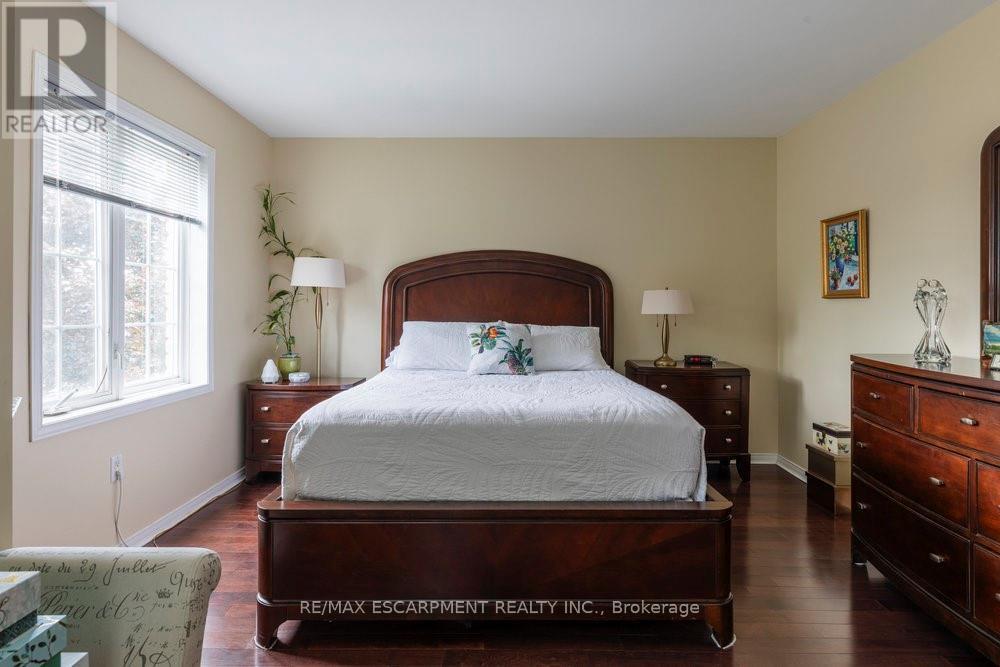 1 - 31 Moss Boulevard, Hamilton, Ontario  L9H 7A6 - Photo 13 - X12685828