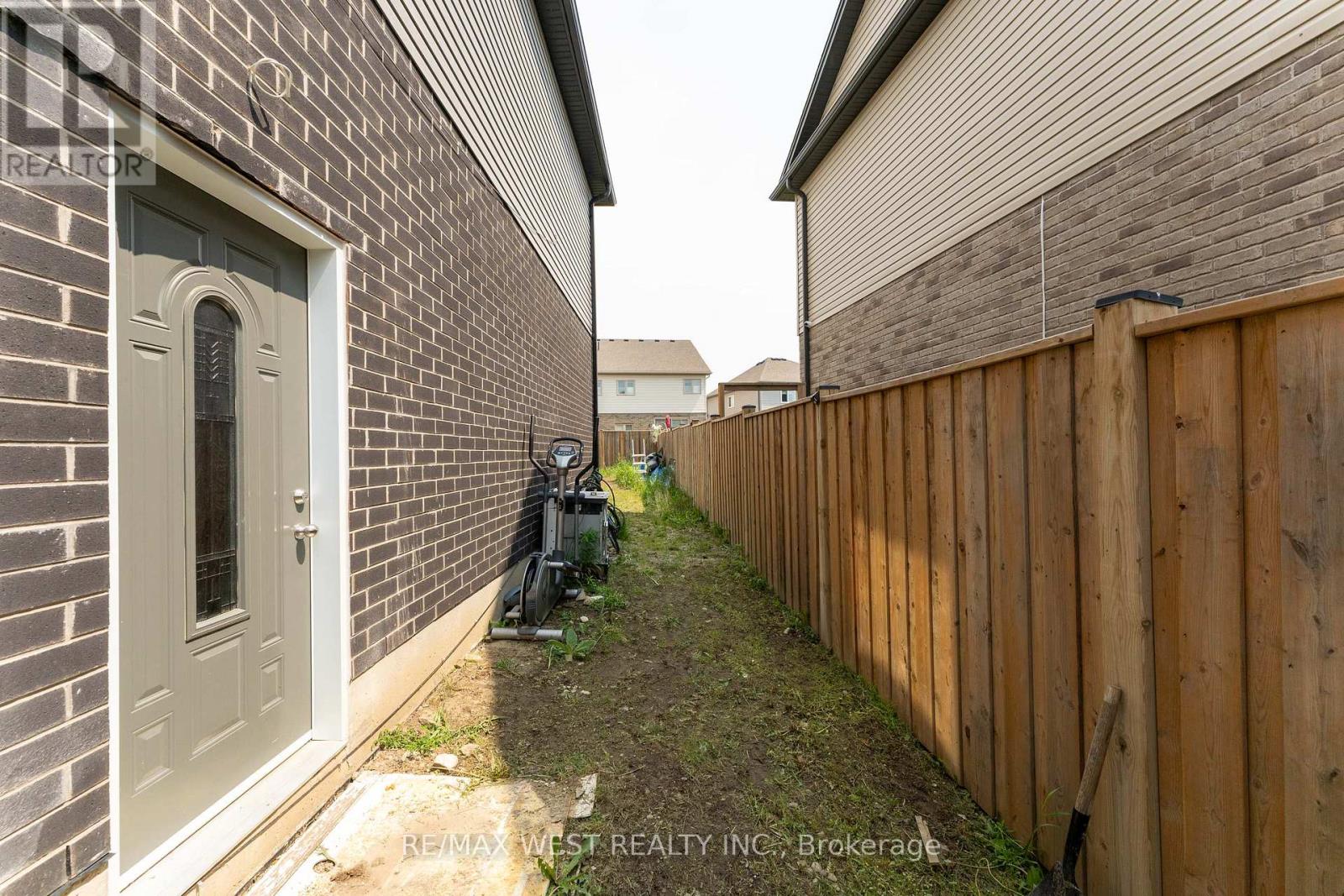 301 Freure Drive, Cambridge, Ontario  N1S 0B5 - Photo 41 - X12685888