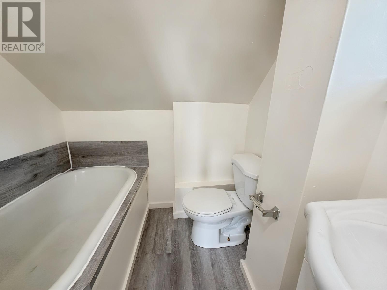 359 Mckellar St N, Thunder Bay, Ontario  P7C 3Z8 - Photo 5 - TB252649