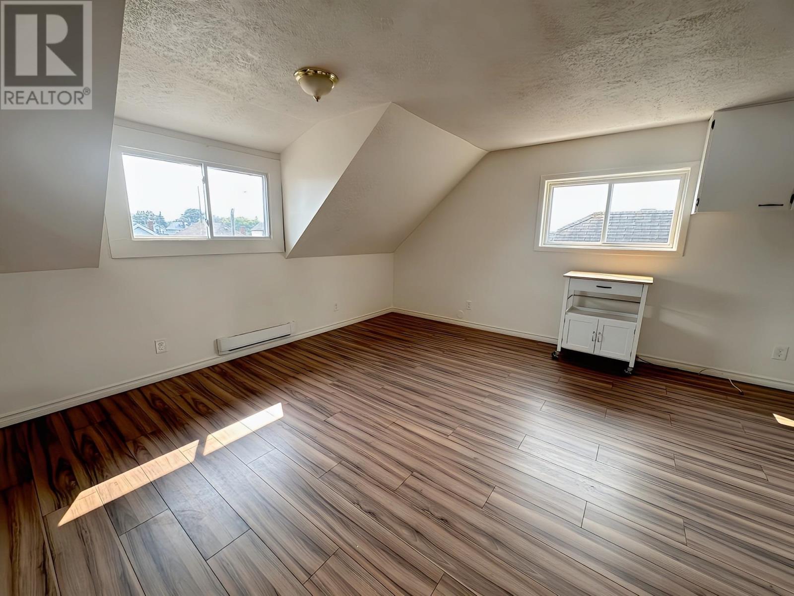 359 Mckellar St N, Thunder Bay, Ontario  P7C 3Z8 - Photo 2 - TB252649