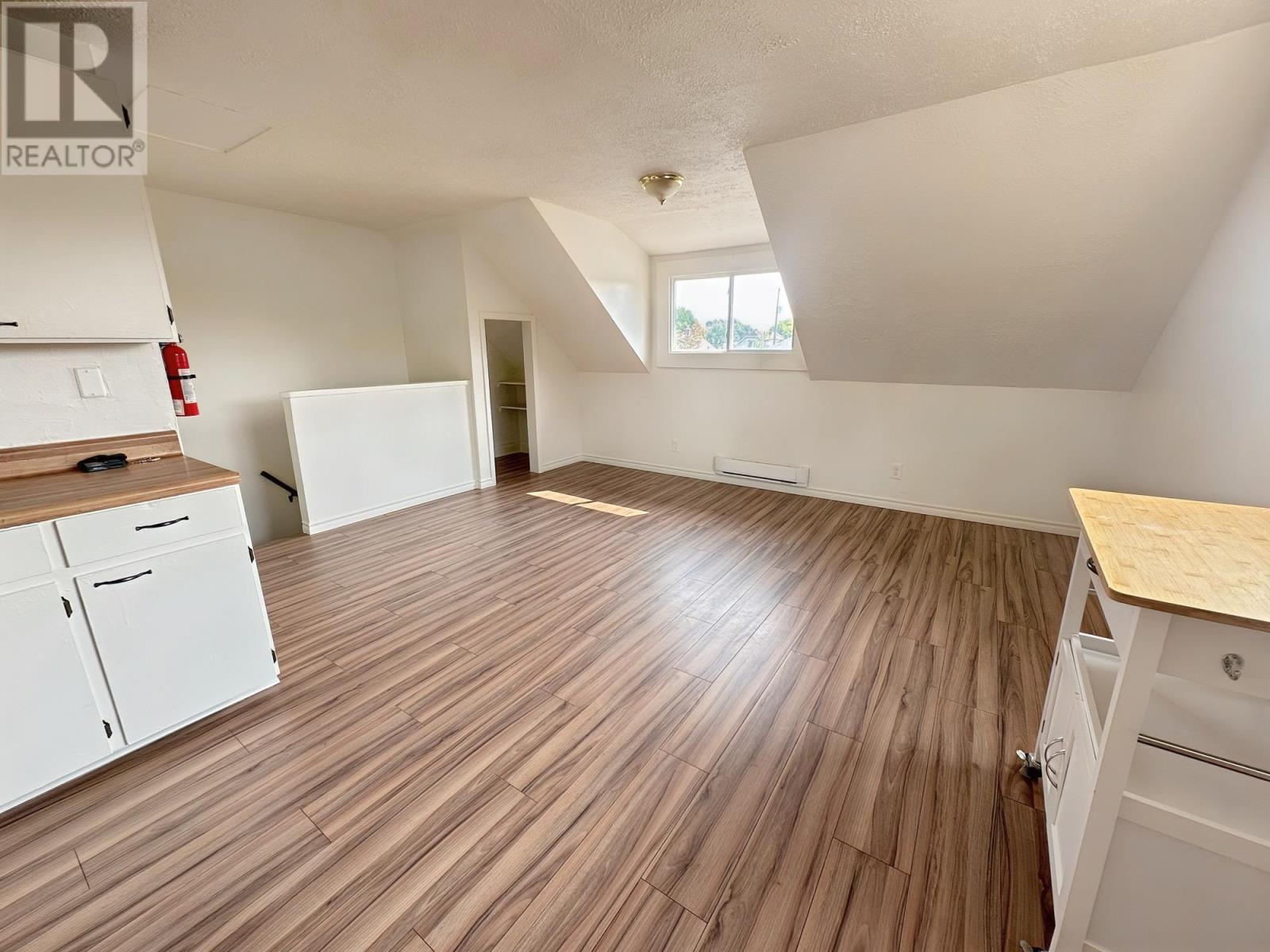 359 Mckellar St N, Thunder Bay, Ontario  P7C 3Z8 - Photo 4 - TB252649