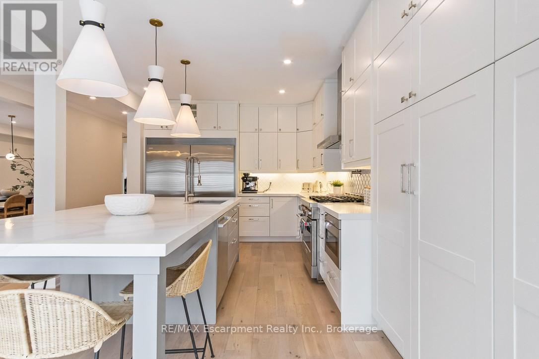 2301 Baronwood Drive, Oakville, Ontario  L6M 4Z6 - Photo 11 - W12685992