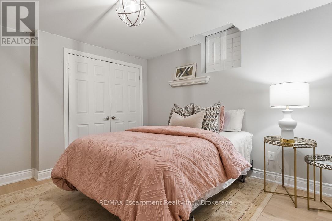 2301 Baronwood Drive, Oakville, Ontario  L6M 4Z6 - Photo 16 - W12685992