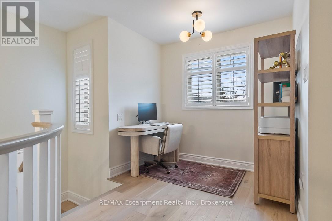 2301 Baronwood Drive, Oakville, Ontario  L6M 4Z6 - Photo 19 - W12685992