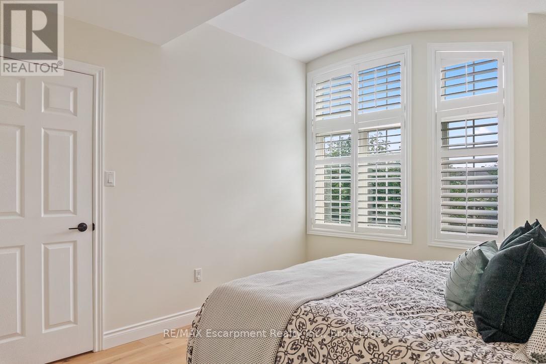 2301 Baronwood Drive, Oakville, Ontario  L6M 4Z6 - Photo 28 - W12685992