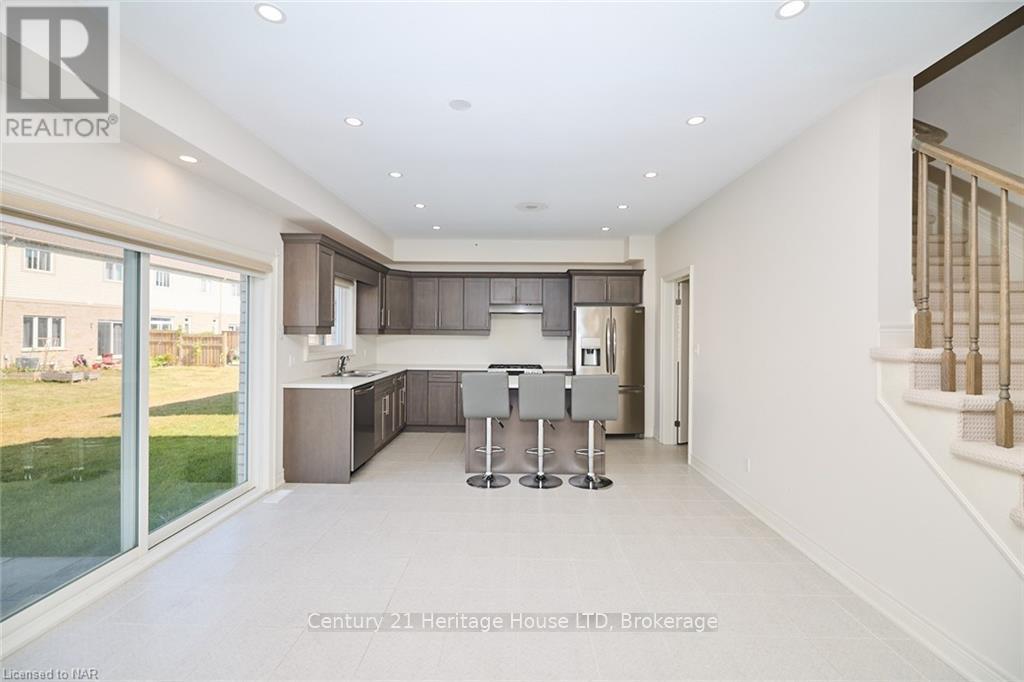 14 Overholt Drive, Thorold, Ontario  L0S 1K0 - Photo 14 - X12685952