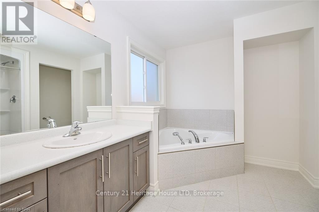 14 Overholt Drive, Thorold, Ontario  L0S 1K0 - Photo 20 - X12685952