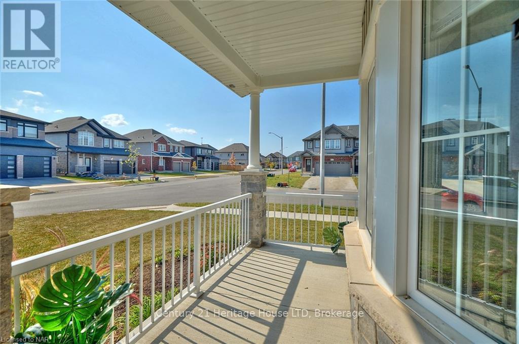 14 Overholt Drive, Thorold, Ontario  L0S 1K0 - Photo 3 - X12685952