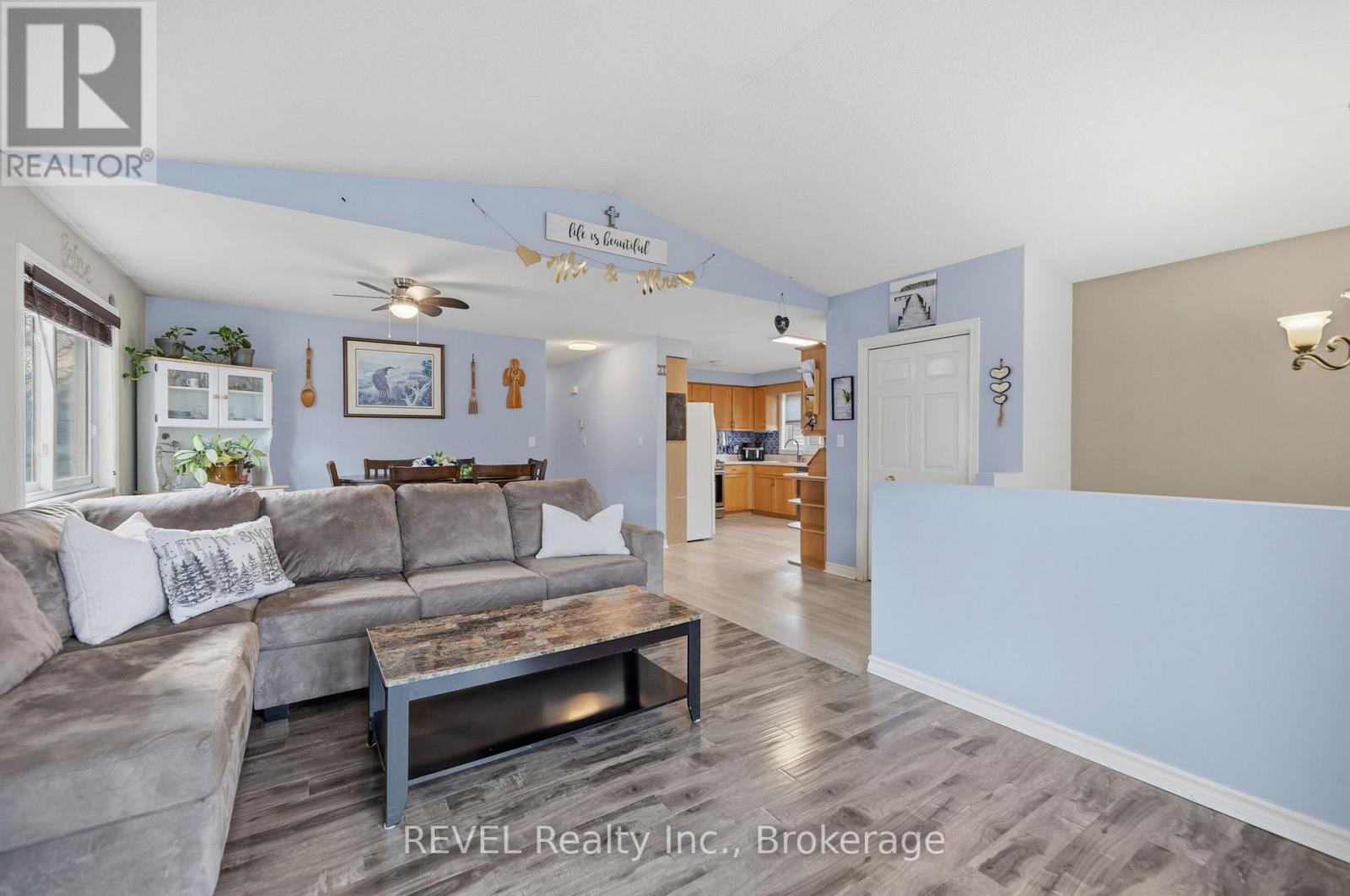 7880 Ascot Circle, Niagara Falls, Ontario  L2H 3E4 - Photo 3 - X12686042