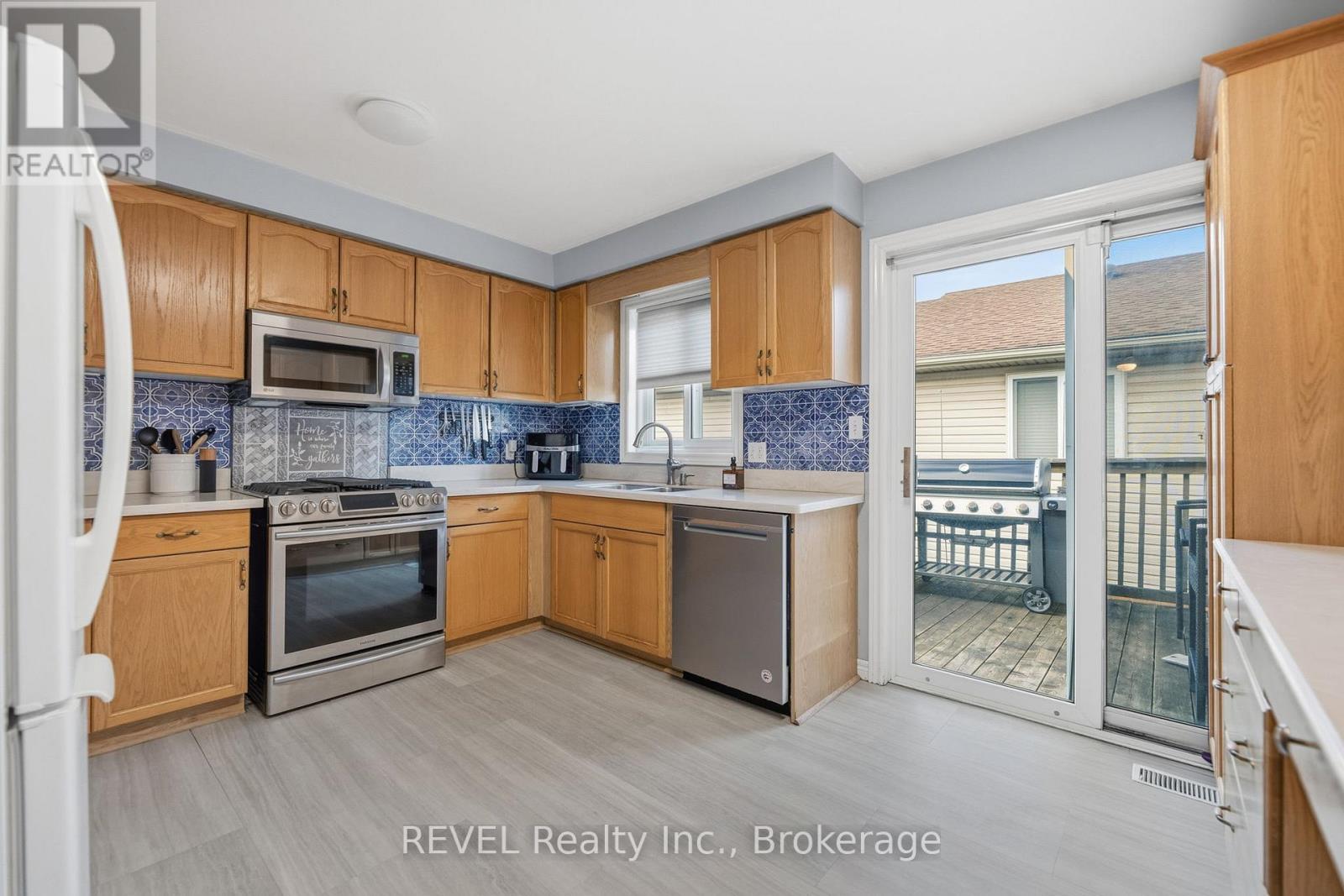 7880 Ascot Circle, Niagara Falls, Ontario  L2H 3E4 - Photo 4 - X12686042