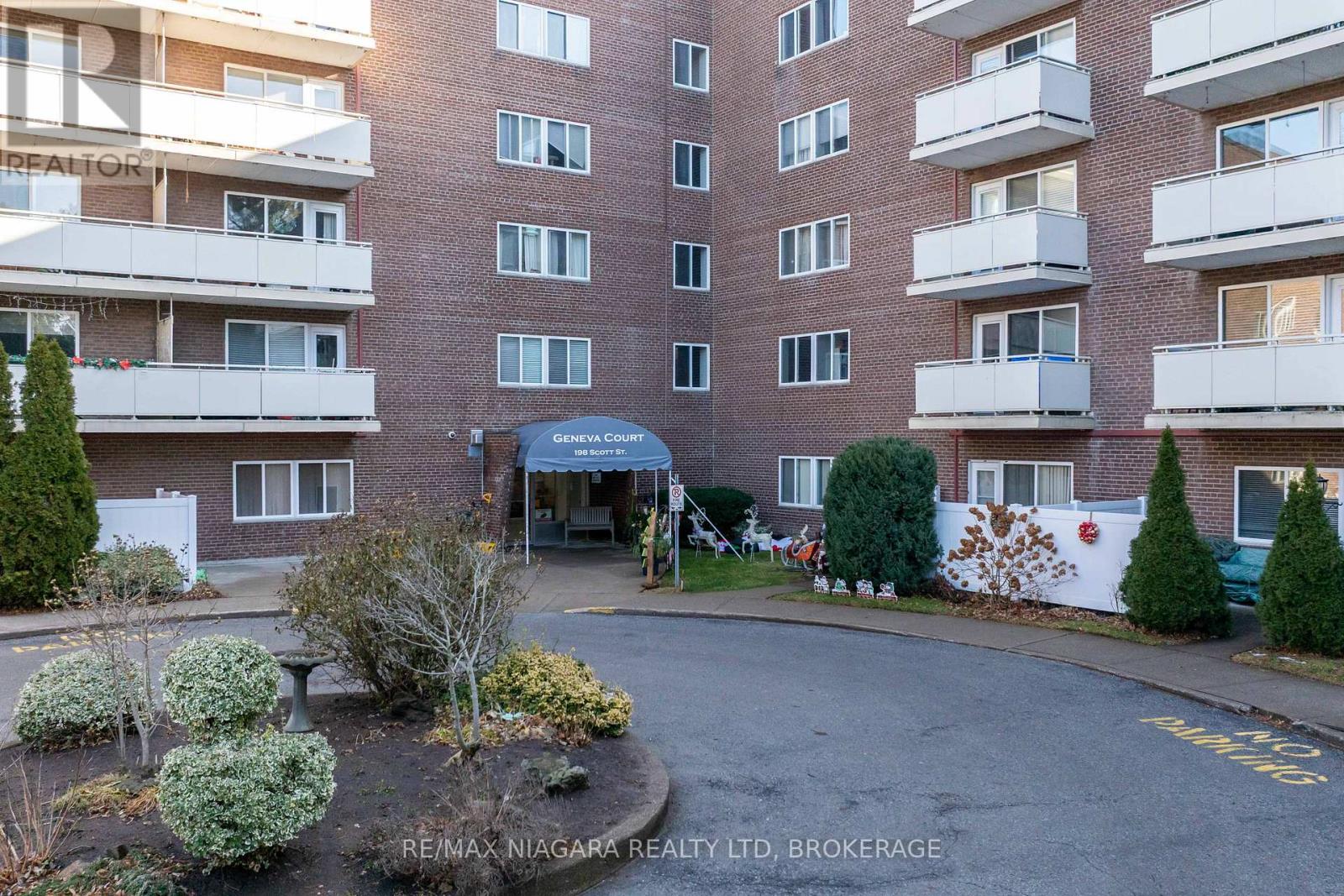 410 - 198 Scott Street, St. Catharines, Ontario  L2N 5T3 - Photo 2 - X12686050