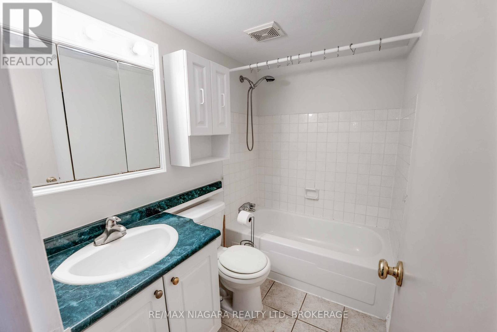 410 - 198 Scott Street, St. Catharines, Ontario  L2N 5T3 - Photo 21 - X12686050