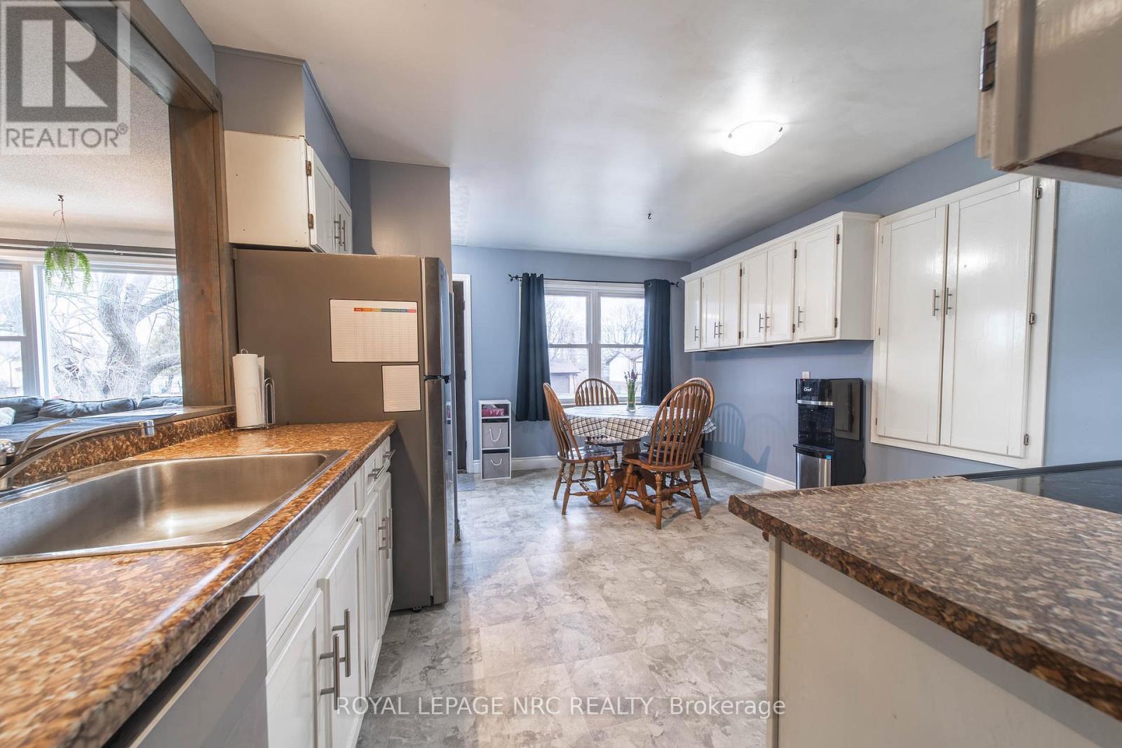 955 Ferndale Avenue, Fort Erie, Ontario  L2A 5E1 - Photo 6 - X12686062