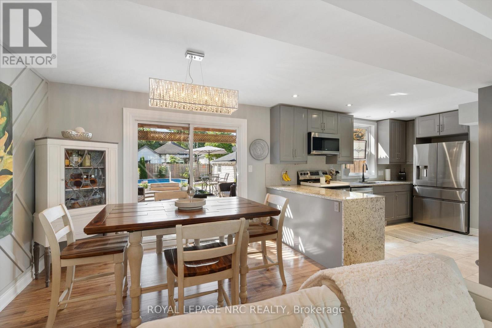 110 St. Patrick Street, St. Catharines (Downtown), Ontario  L2R 1K5 - Photo 11 - X12686076