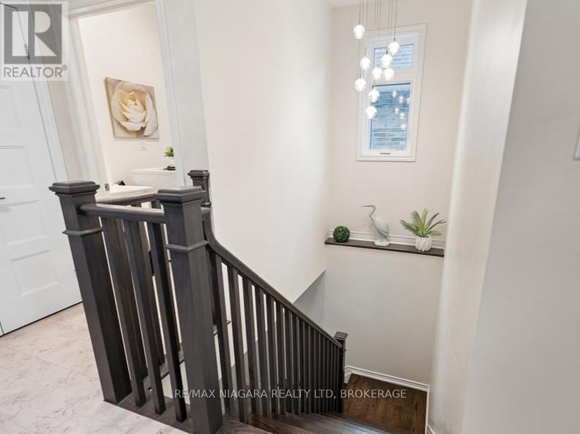 Lower - 8 Hopkins Street, Thorold, Ontario  L2V 0E6 - Photo 3 - X12686126