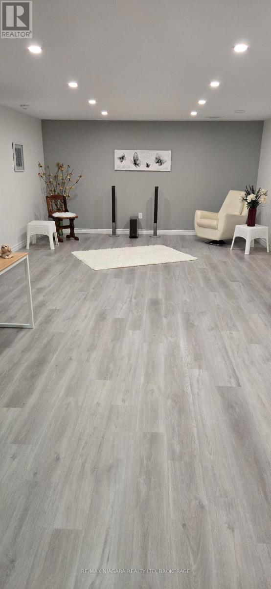 Lower - 8 Hopkins Street, Thorold, Ontario  L2V 0E6 - Photo 4 - X12686126