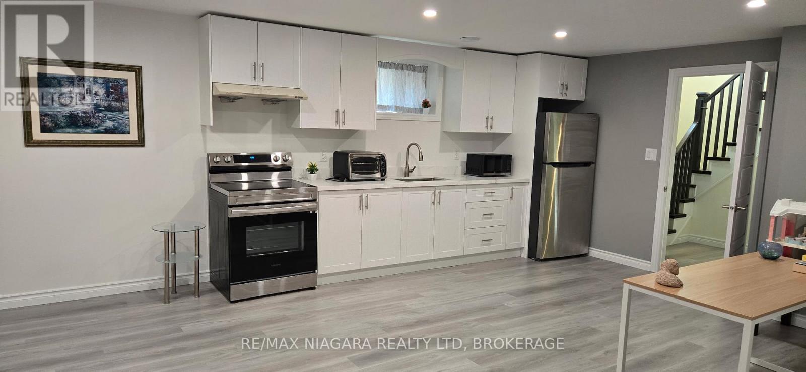 Lower - 8 Hopkins Street, Thorold, Ontario  L2V 0E6 - Photo 7 - X12686126