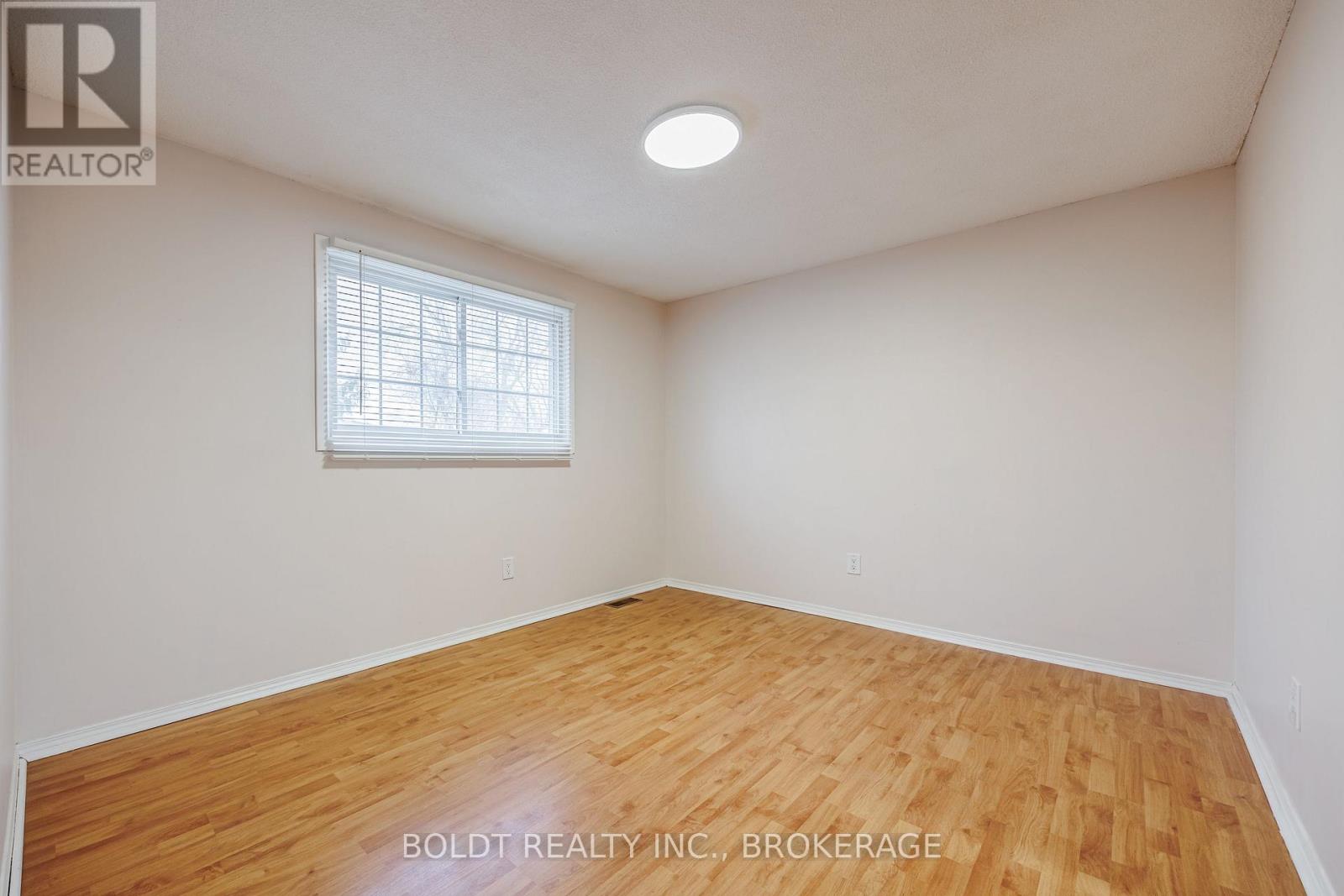 30 Lafayette Drive, St. Catharines, Ontario  L2N 6C2 - Photo 10 - X12686228