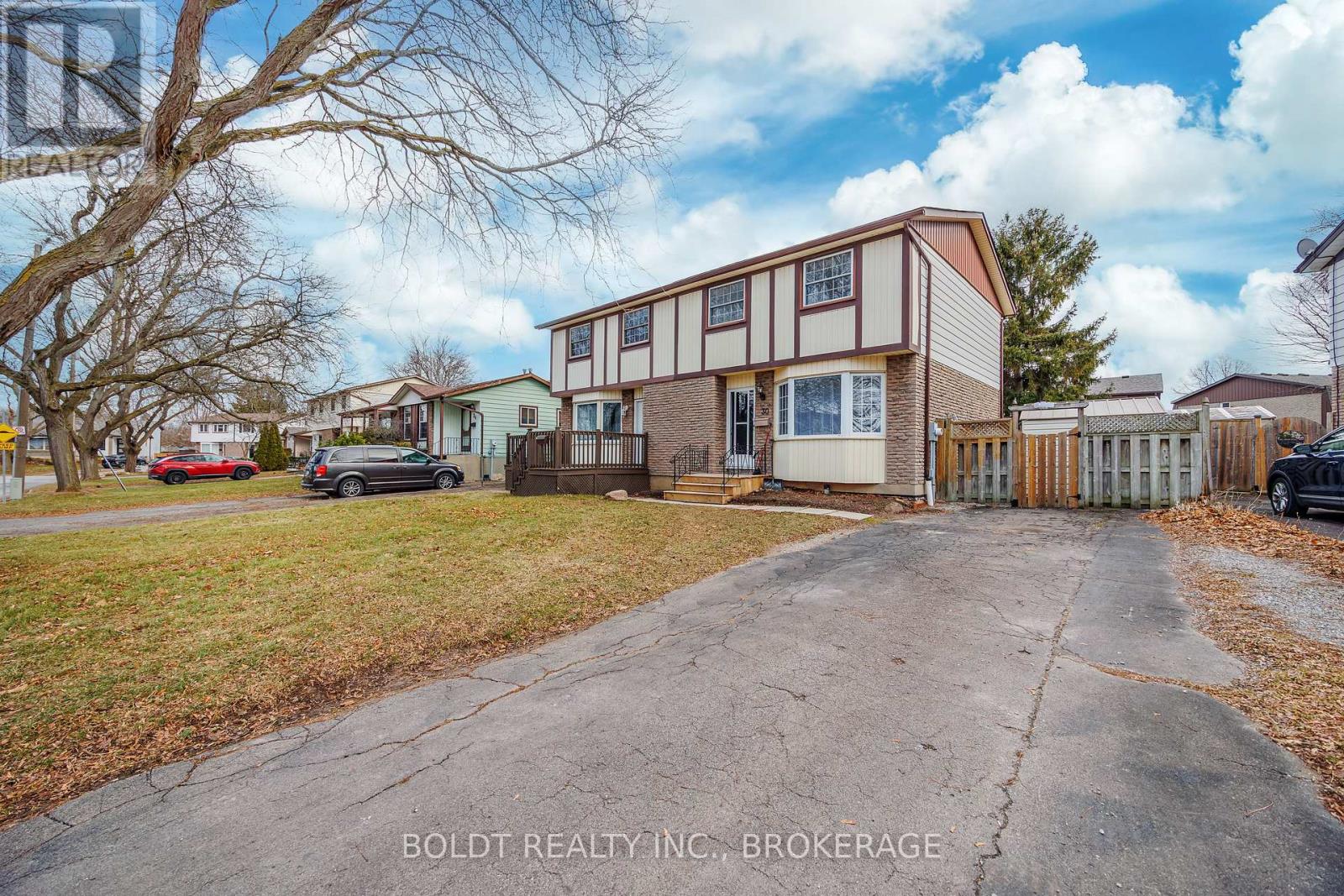 30 Lafayette Drive, St. Catharines, Ontario  L2N 6C2 - Photo 2 - X12686228