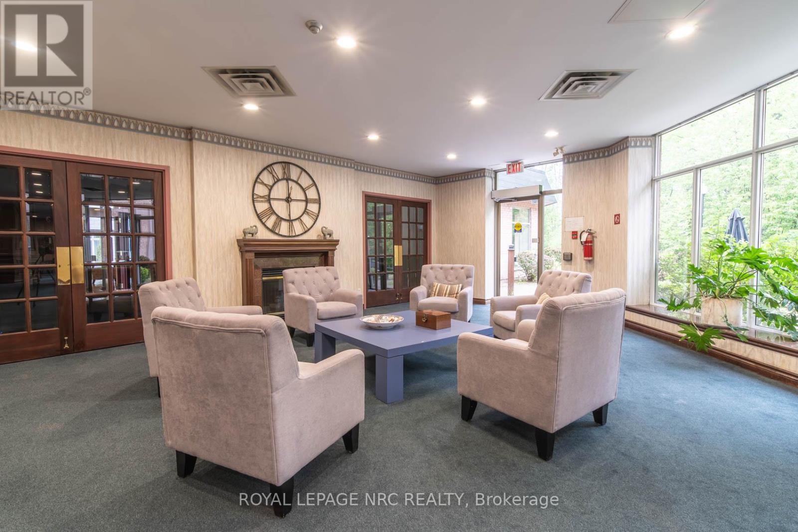 418 - 8111 Forest Glen Drive, Niagara Falls, Ontario  L2H 2Y7 - Photo 2 - X12686246