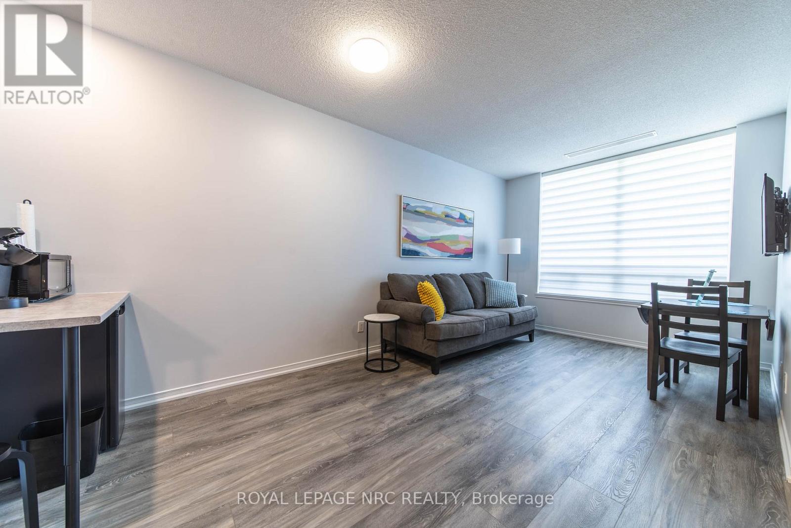 418 - 8111 Forest Glen Drive, Niagara Falls, Ontario  L2H 2Y7 - Photo 8 - X12686246