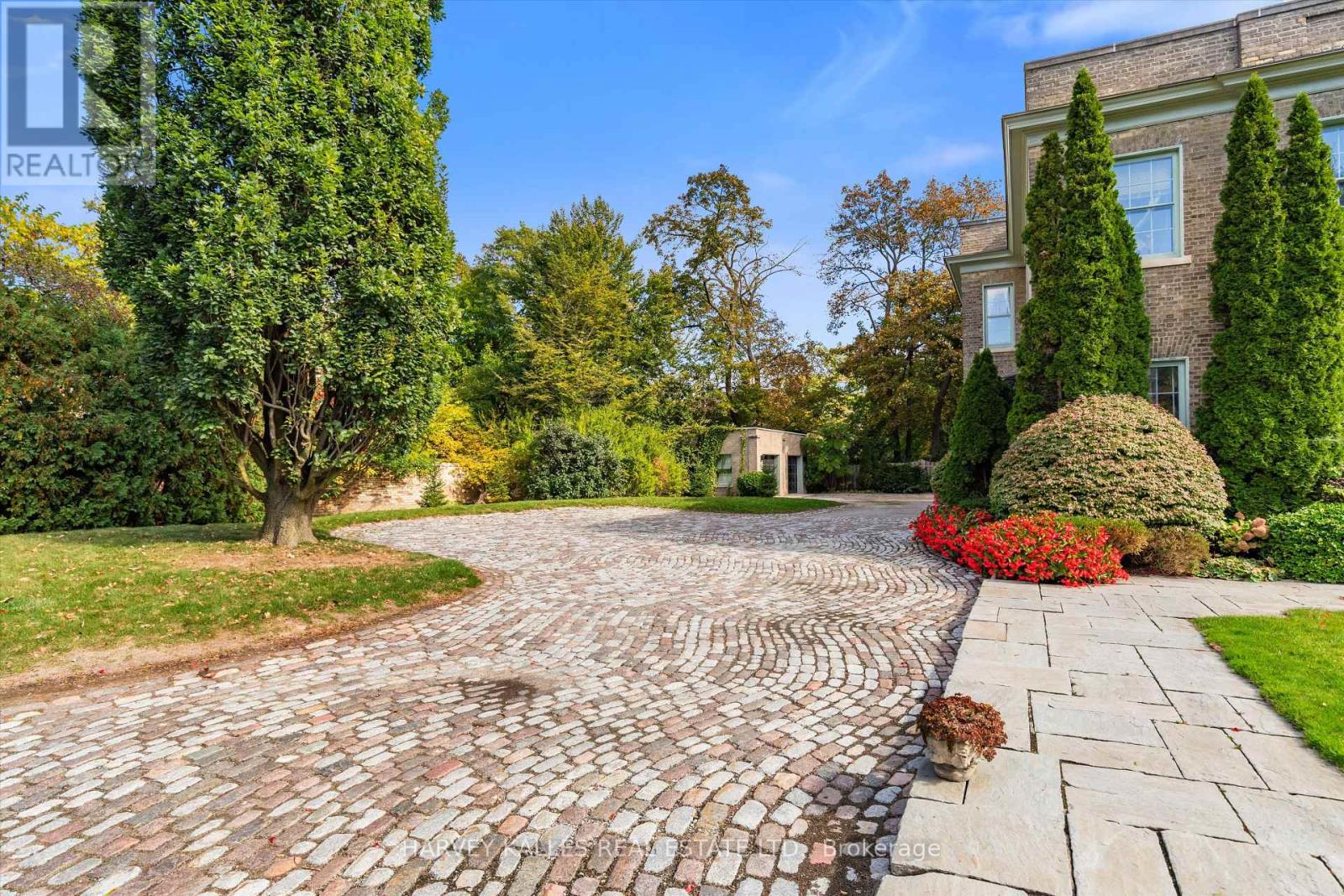 1 Edmund Gate, Toronto, Ontario  M4V 2M1 - Photo 6 - C12685978