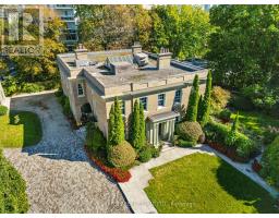 1 EDMUND GATE, Toronto, Ontario