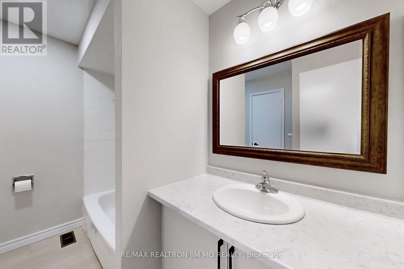 31 Angus Drive, Toronto, Ontario  M2J 2W9 - Photo 29 - C12686016