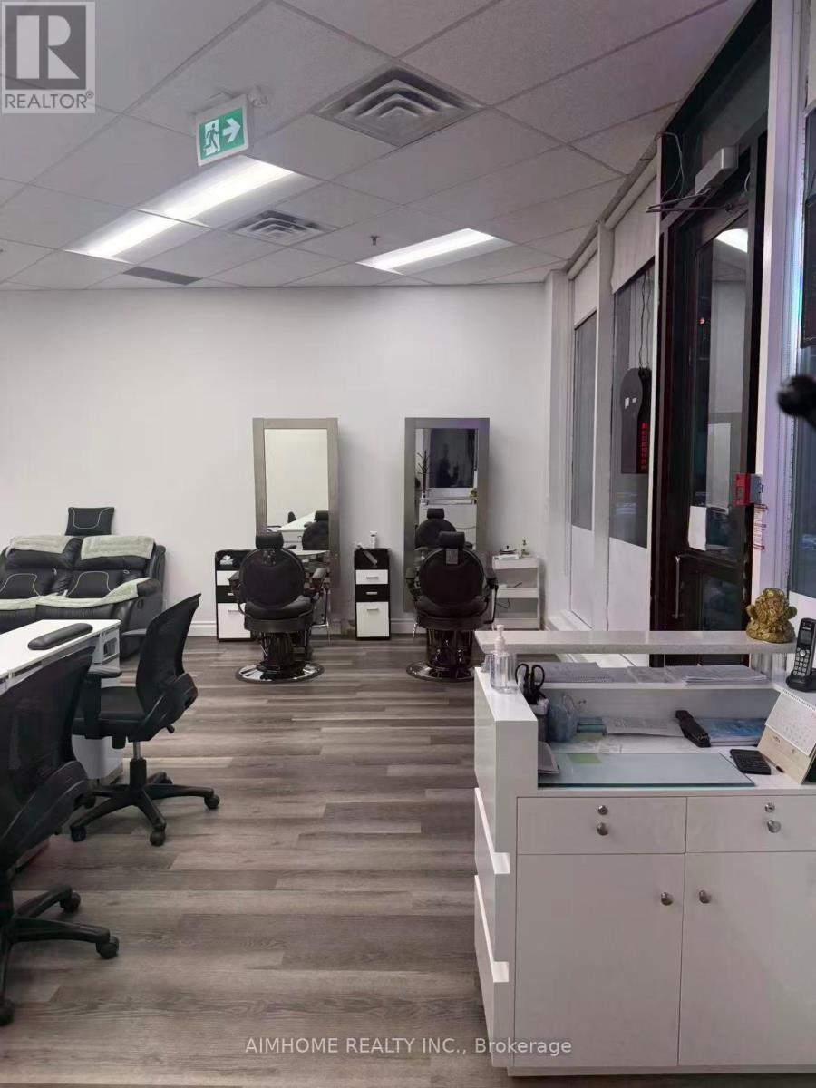 6a Yonge Street, Toronto, Ontario  M5J 2T5 - Photo 3 - C12686138