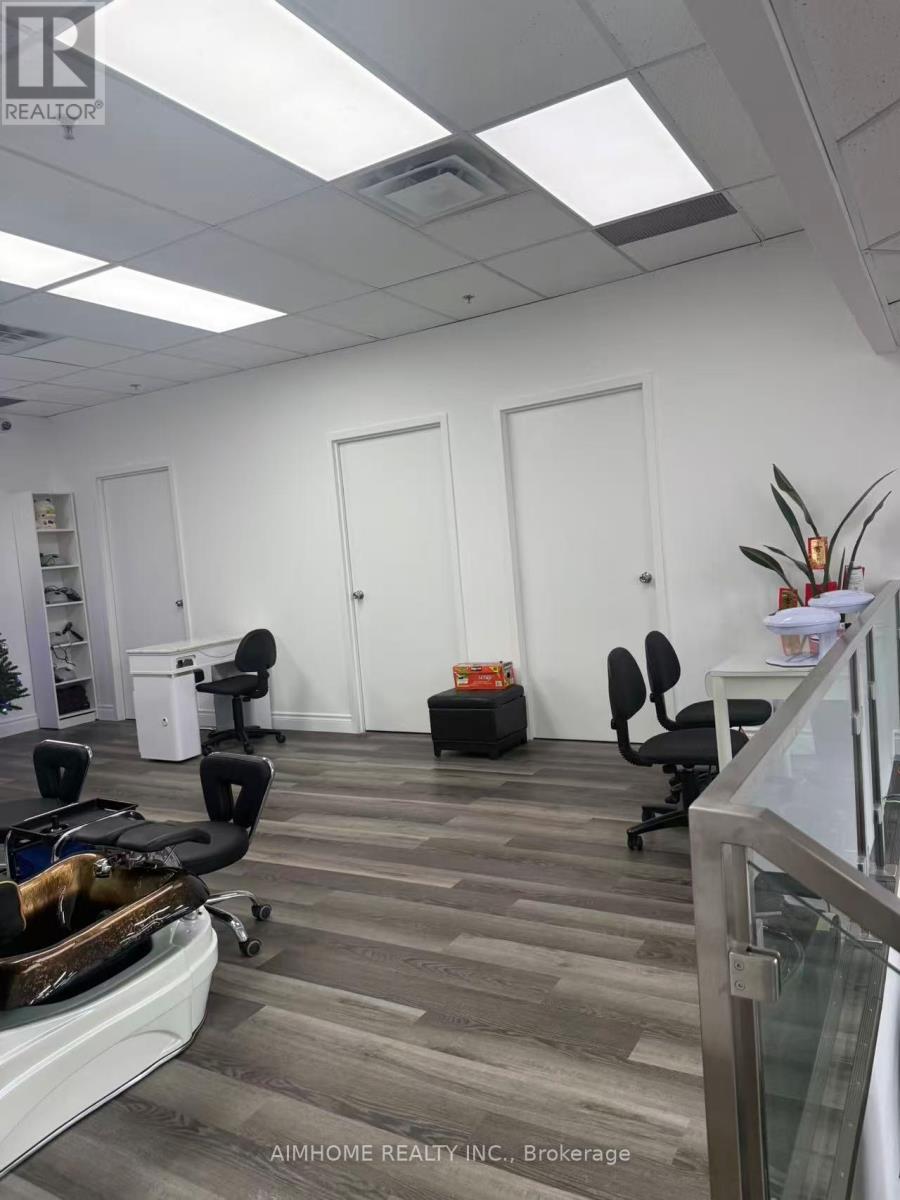 6a Yonge Street, Toronto, Ontario  M5J 2T5 - Photo 7 - C12686138