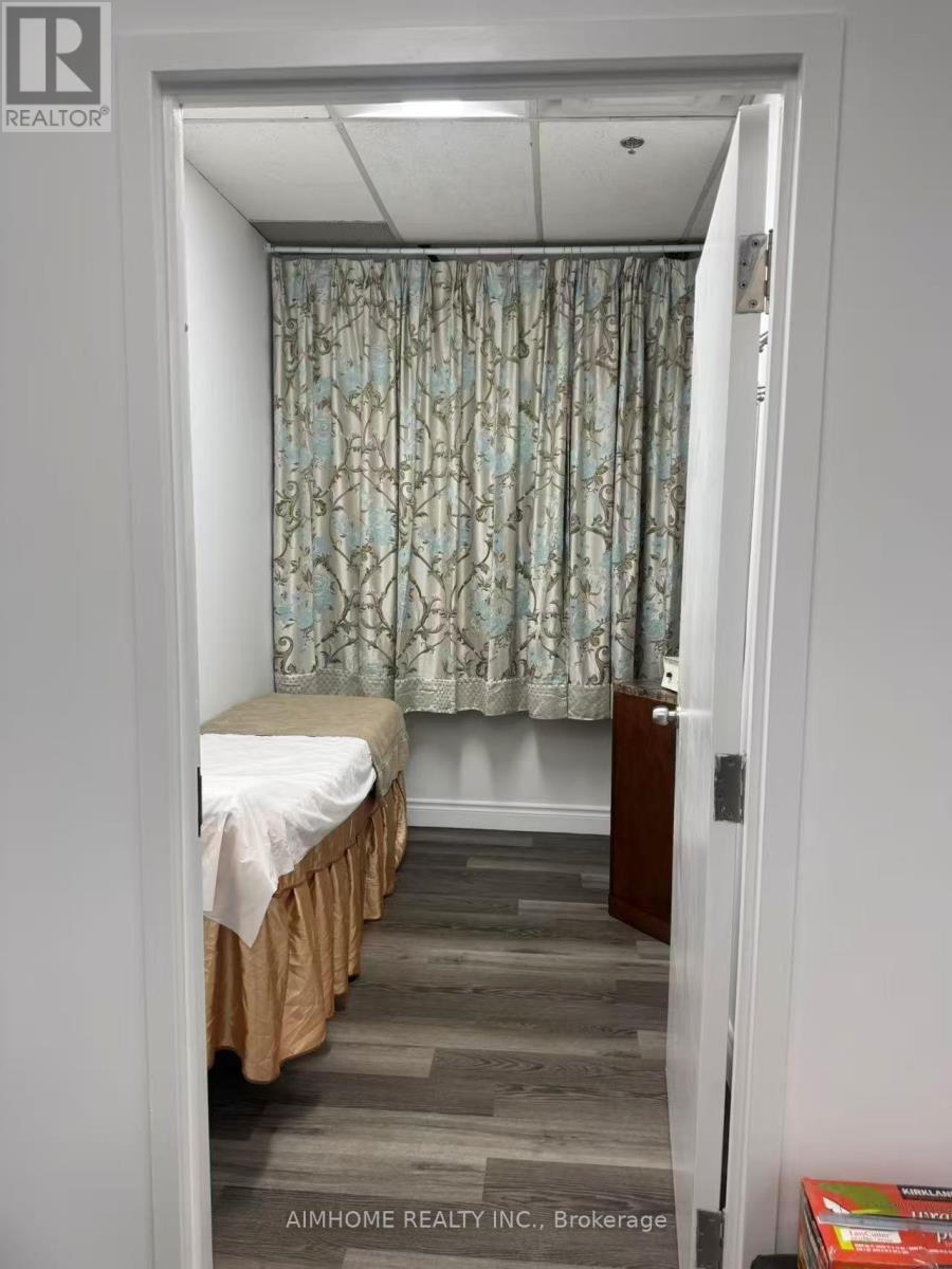 6a Yonge Street, Toronto, Ontario  M5J 2T5 - Photo 8 - C12686138