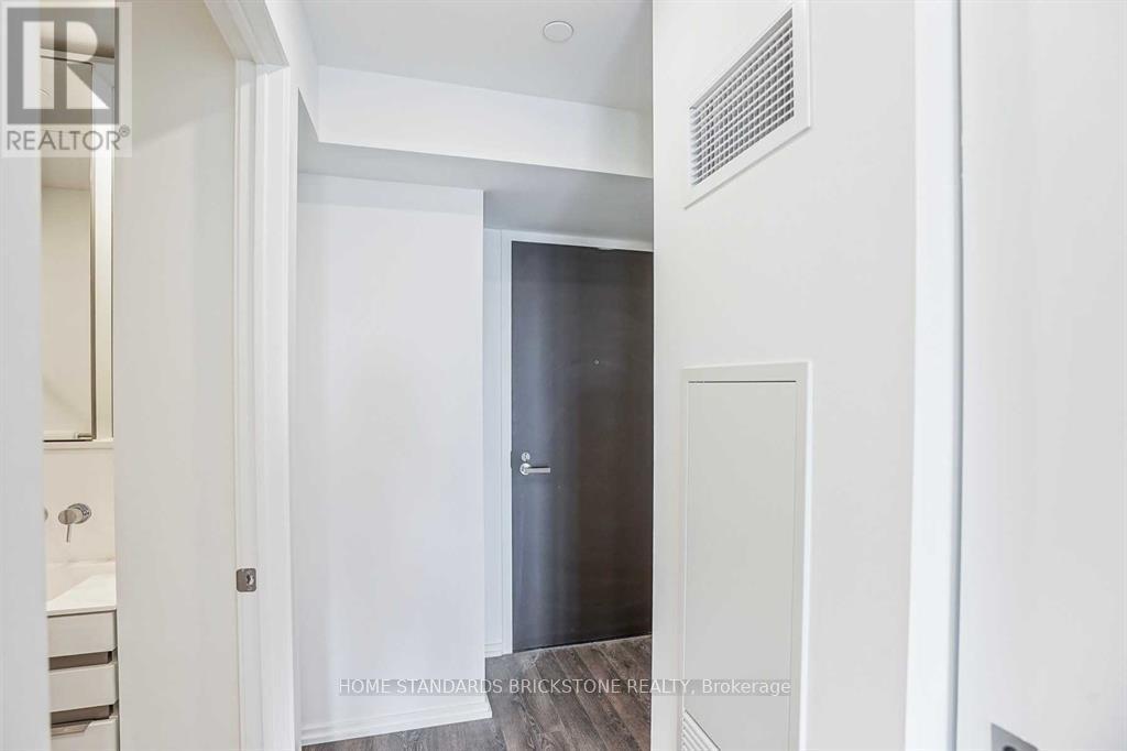 4404 - 197 Yonge Street, Toronto, Ontario  M5B 1M4 - Photo 2 - C12686178