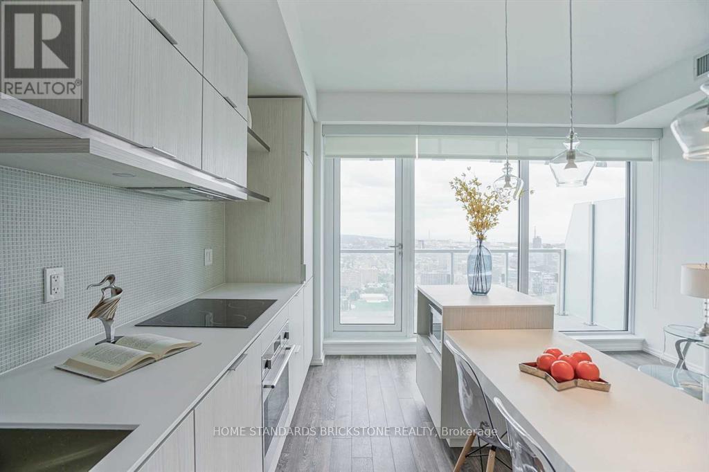 4404 - 197 Yonge Street, Toronto, Ontario  M5B 1M4 - Photo 5 - C12686178