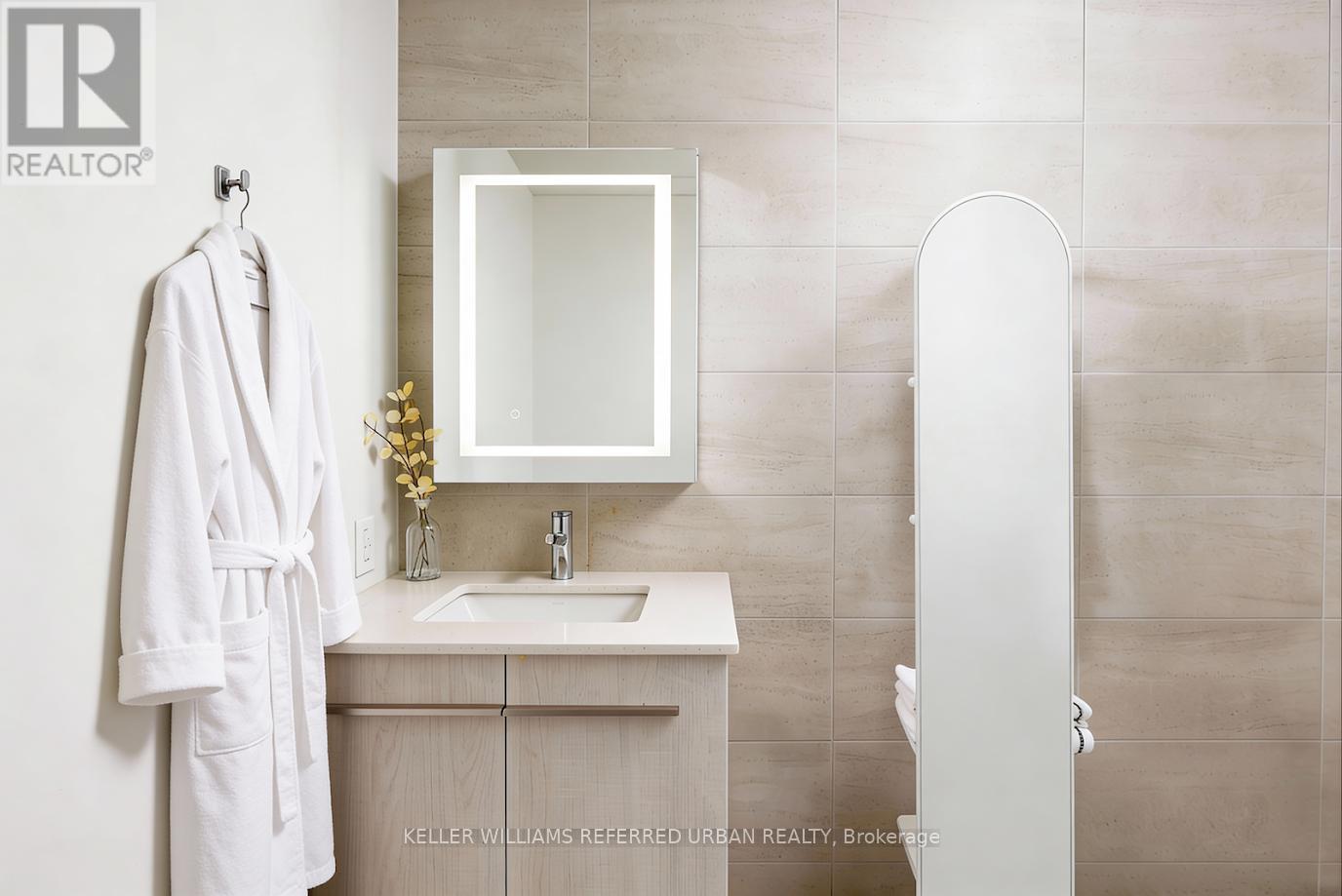 301 - 8 Cumberland Street, Toronto (Annex), Ontario  M4W 0B6 - Photo 5 - C12686206