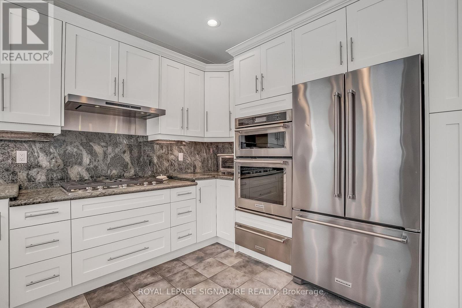 20 Hurlingham Crescent, Toronto, Ontario  M3B 2R1 - Photo 14 - C12686220