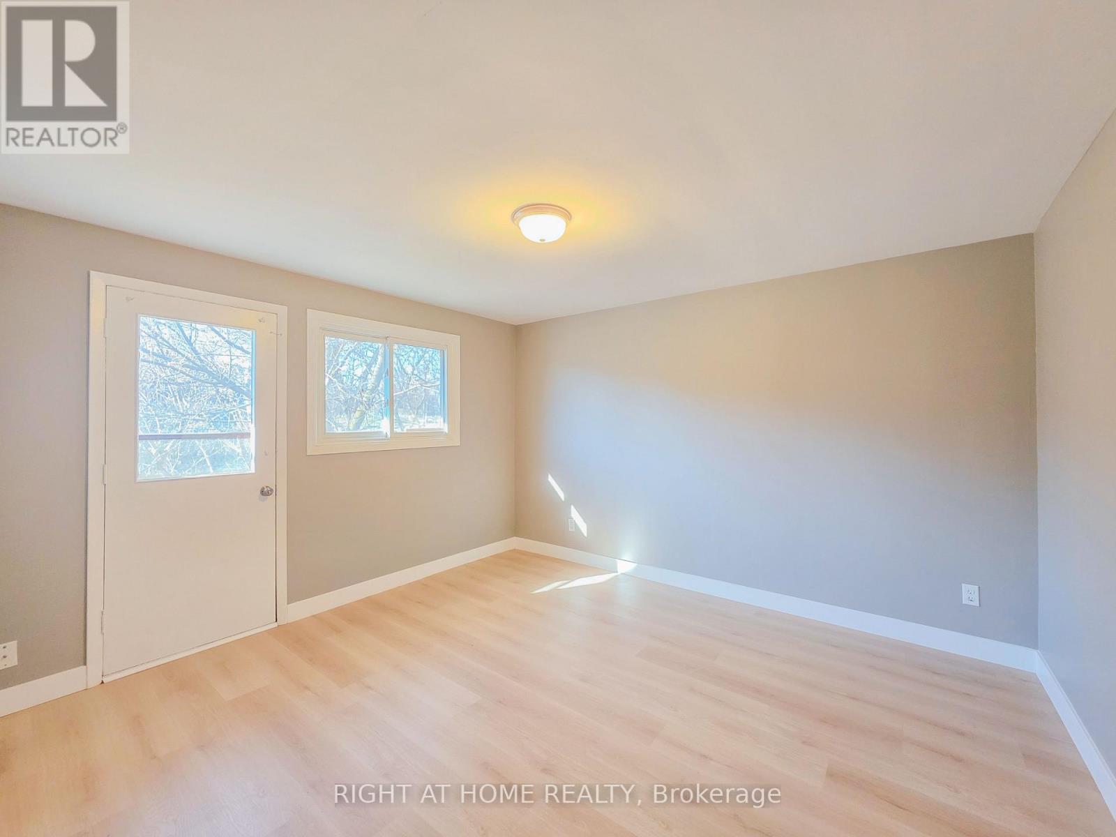 Upper - 488 Dean Avenue, Oshawa, Ontario  L1H 3E5 - Photo 10 - E12686092