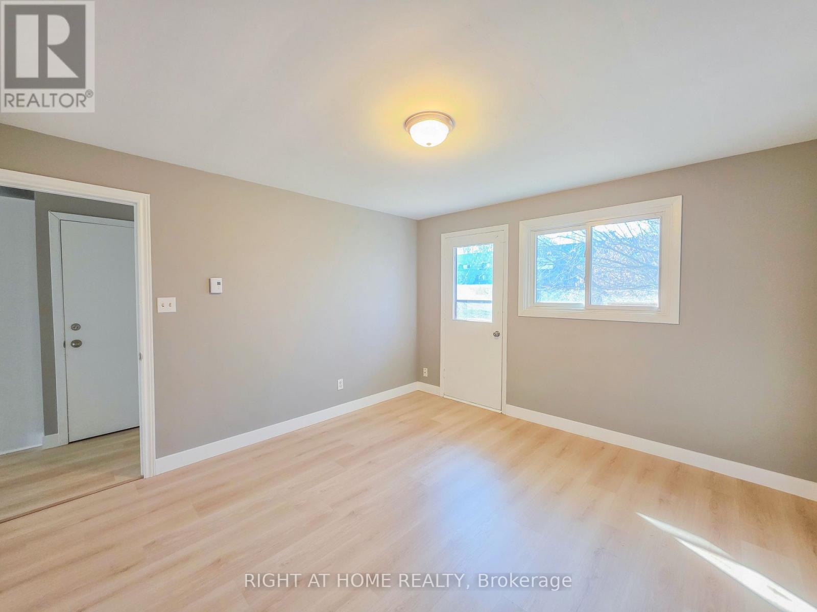 Upper - 488 Dean Avenue, Oshawa, Ontario  L1H 3E5 - Photo 11 - E12686092