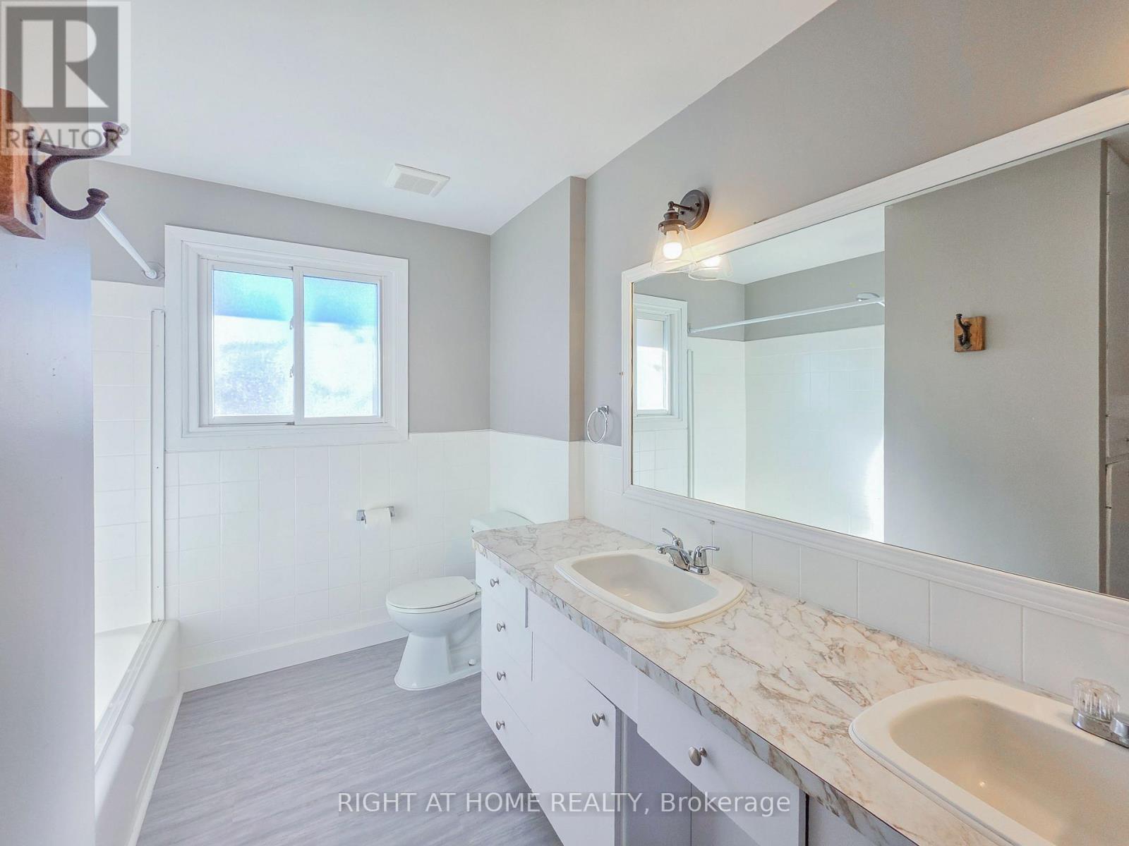 Upper - 488 Dean Avenue, Oshawa, Ontario  L1H 3E5 - Photo 14 - E12686092