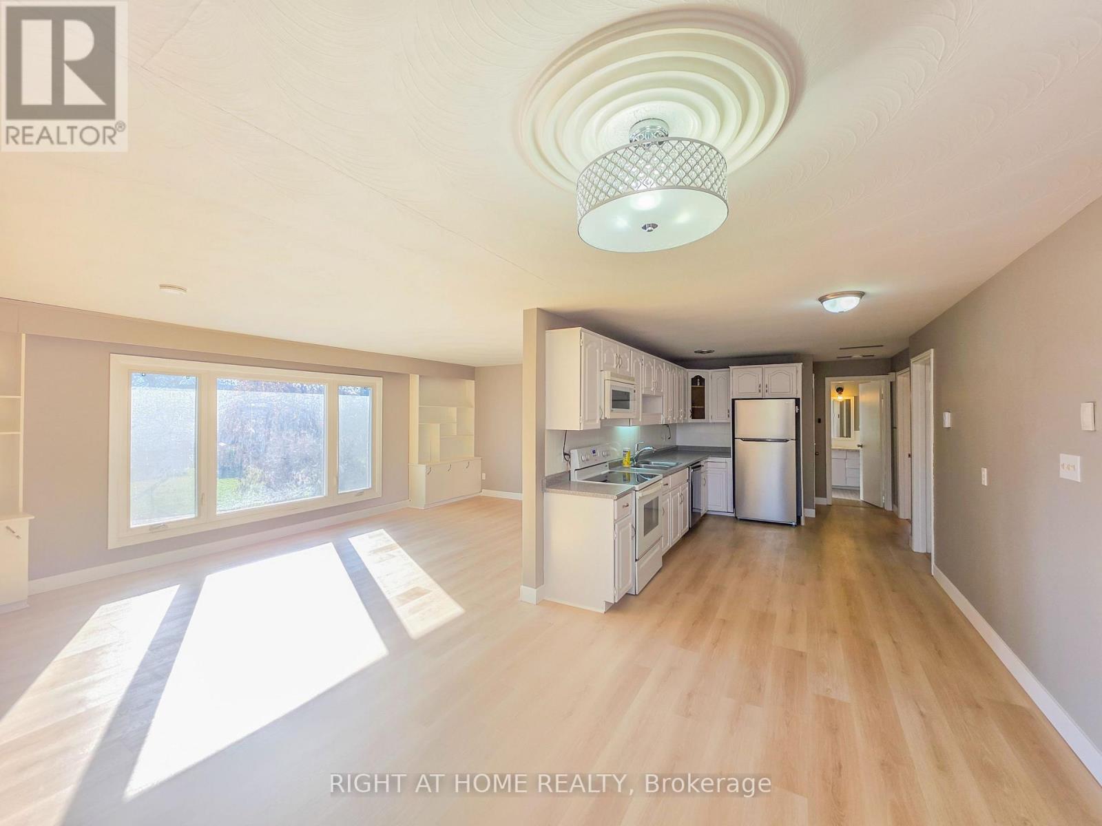 Upper - 488 Dean Avenue, Oshawa, Ontario  L1H 3E5 - Photo 2 - E12686092