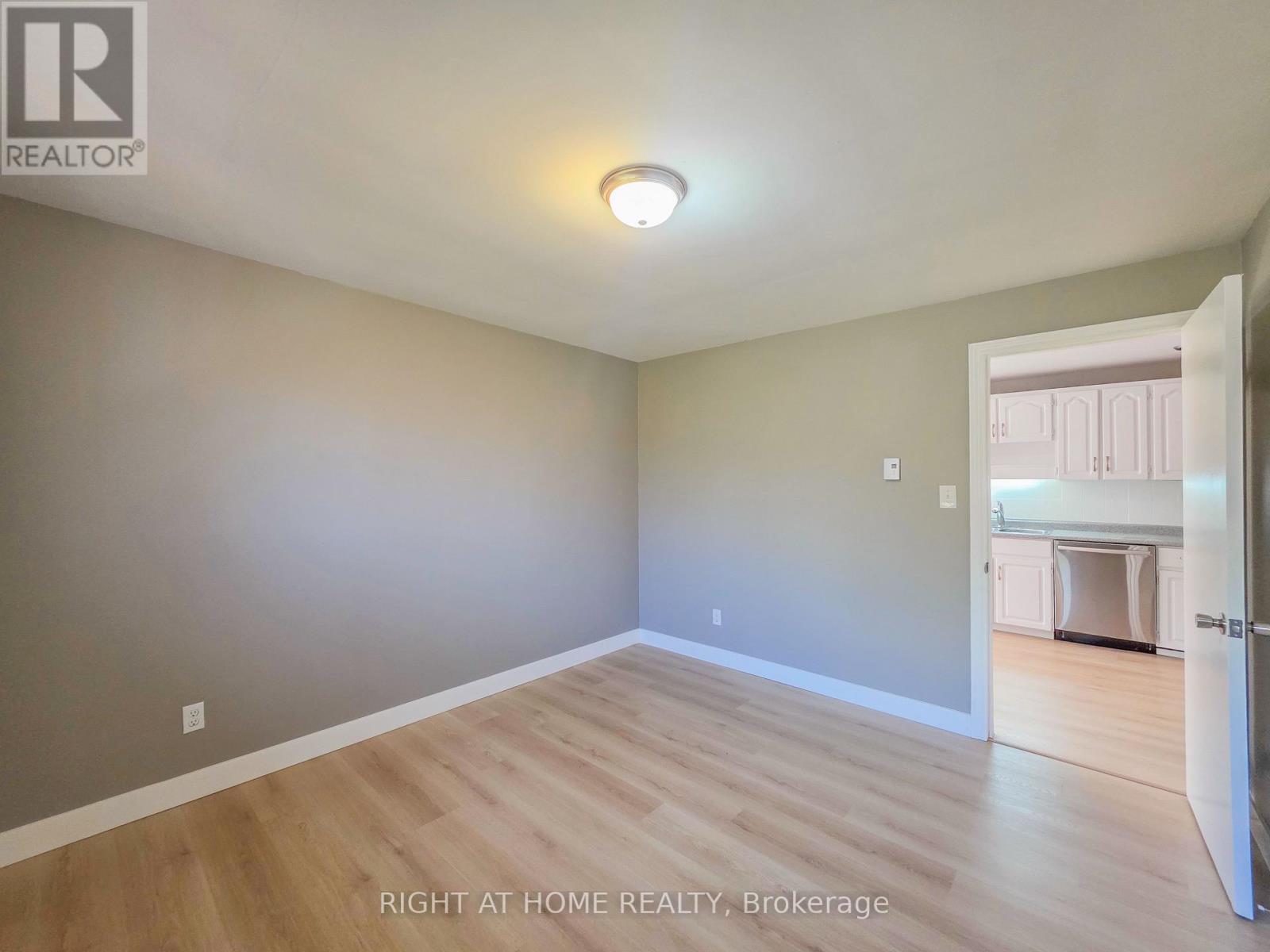 Upper - 488 Dean Avenue, Oshawa, Ontario  L1H 3E5 - Photo 20 - E12686092