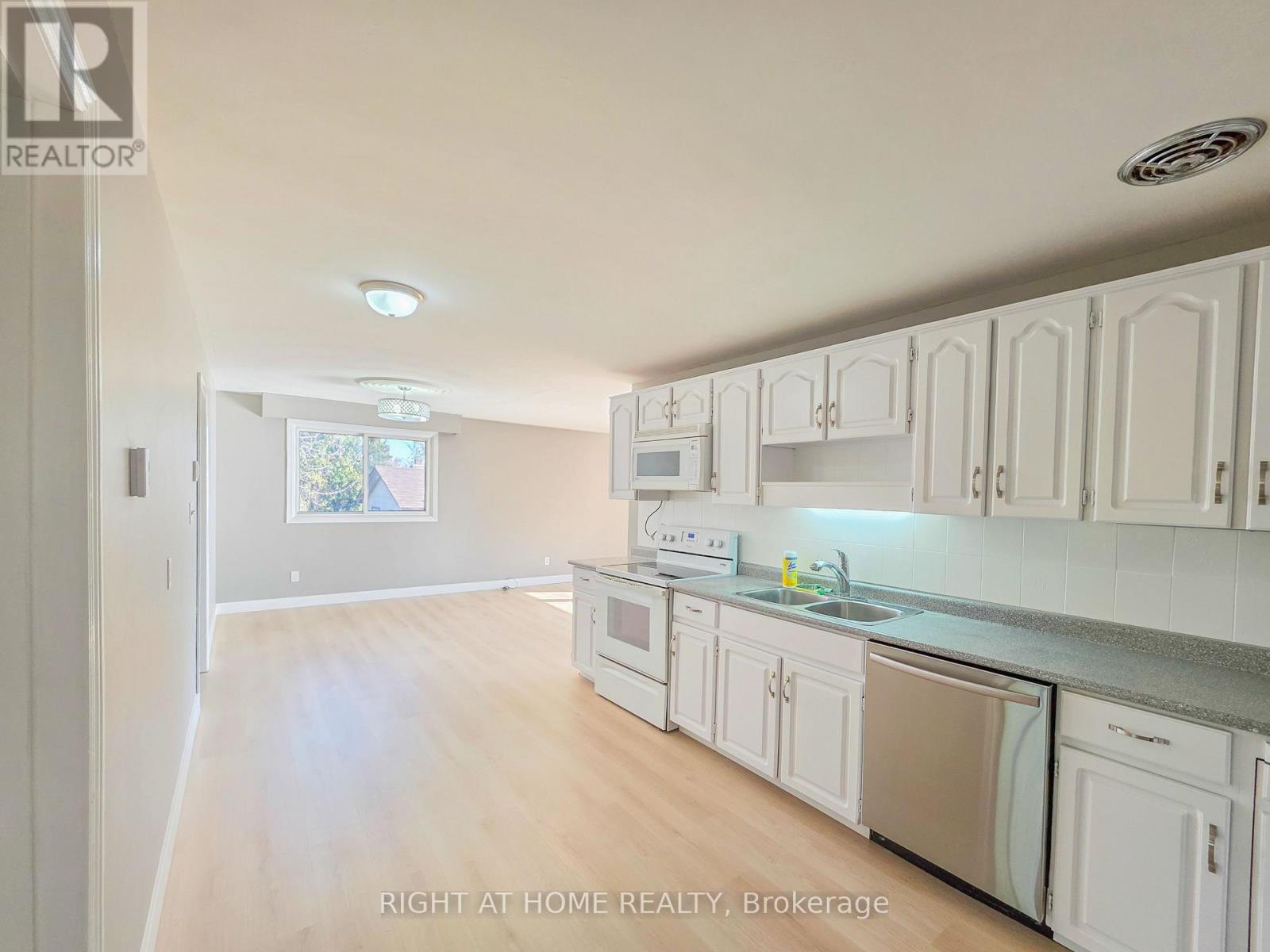 Upper - 488 Dean Avenue, Oshawa, Ontario  L1H 3E5 - Photo 3 - E12686092