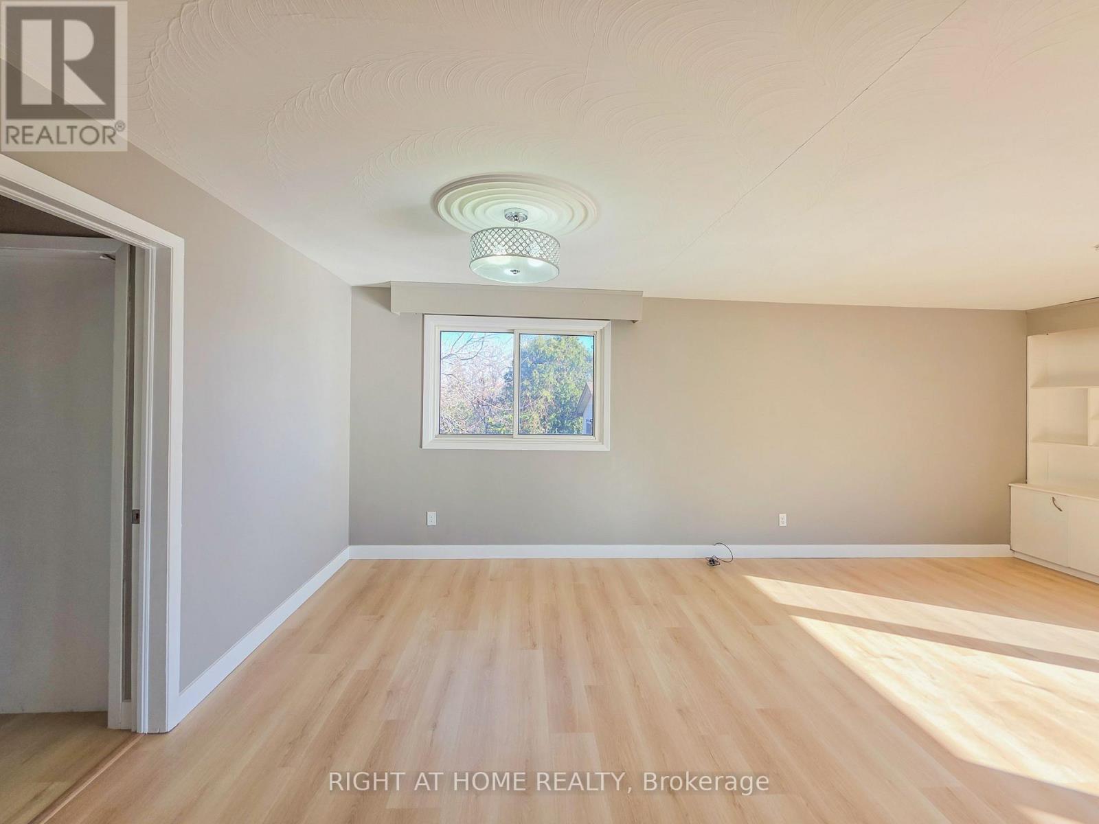 Upper - 488 Dean Avenue, Oshawa, Ontario  L1H 3E5 - Photo 5 - E12686092