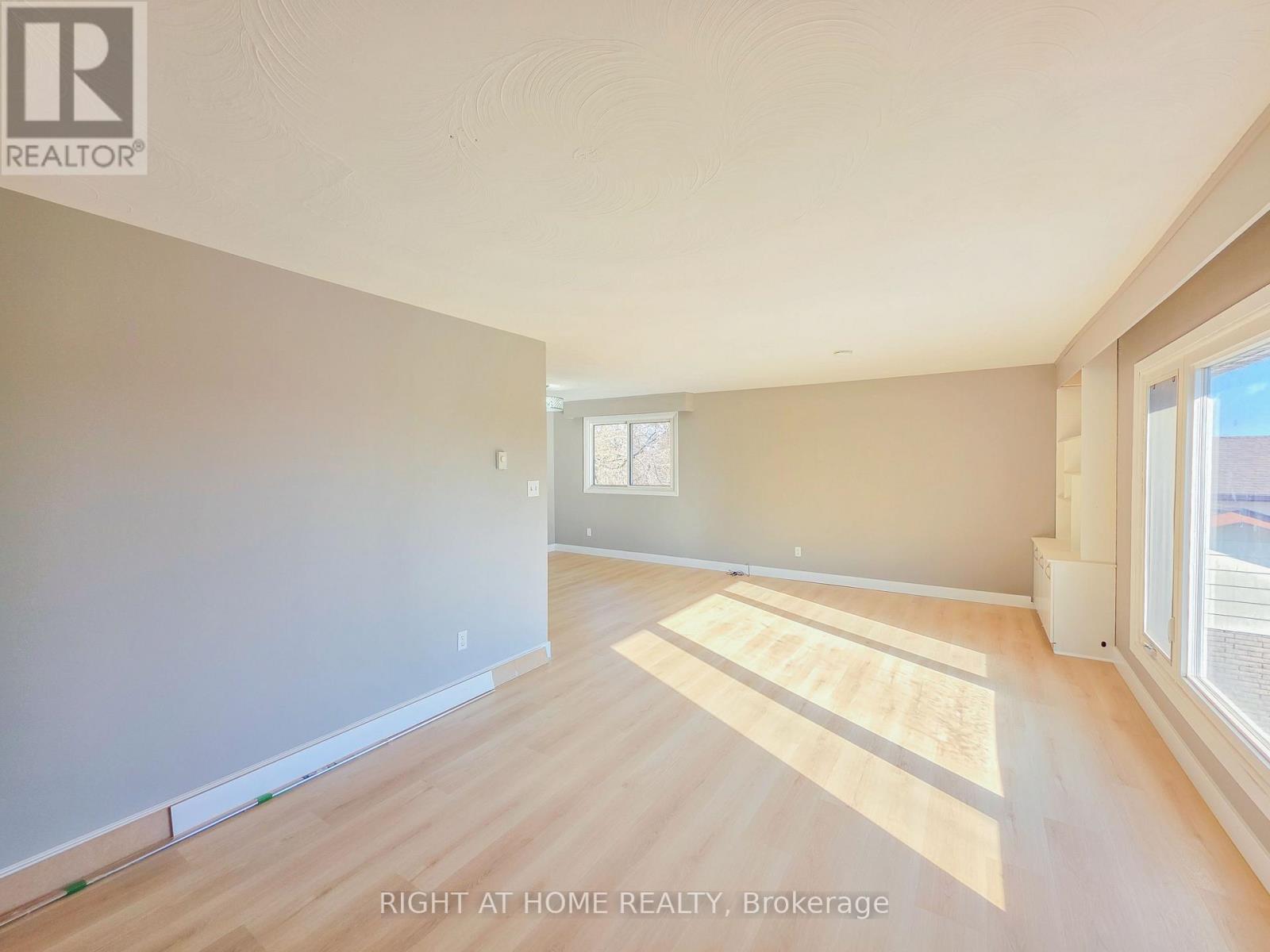 Upper - 488 Dean Avenue, Oshawa, Ontario  L1H 3E5 - Photo 8 - E12686092