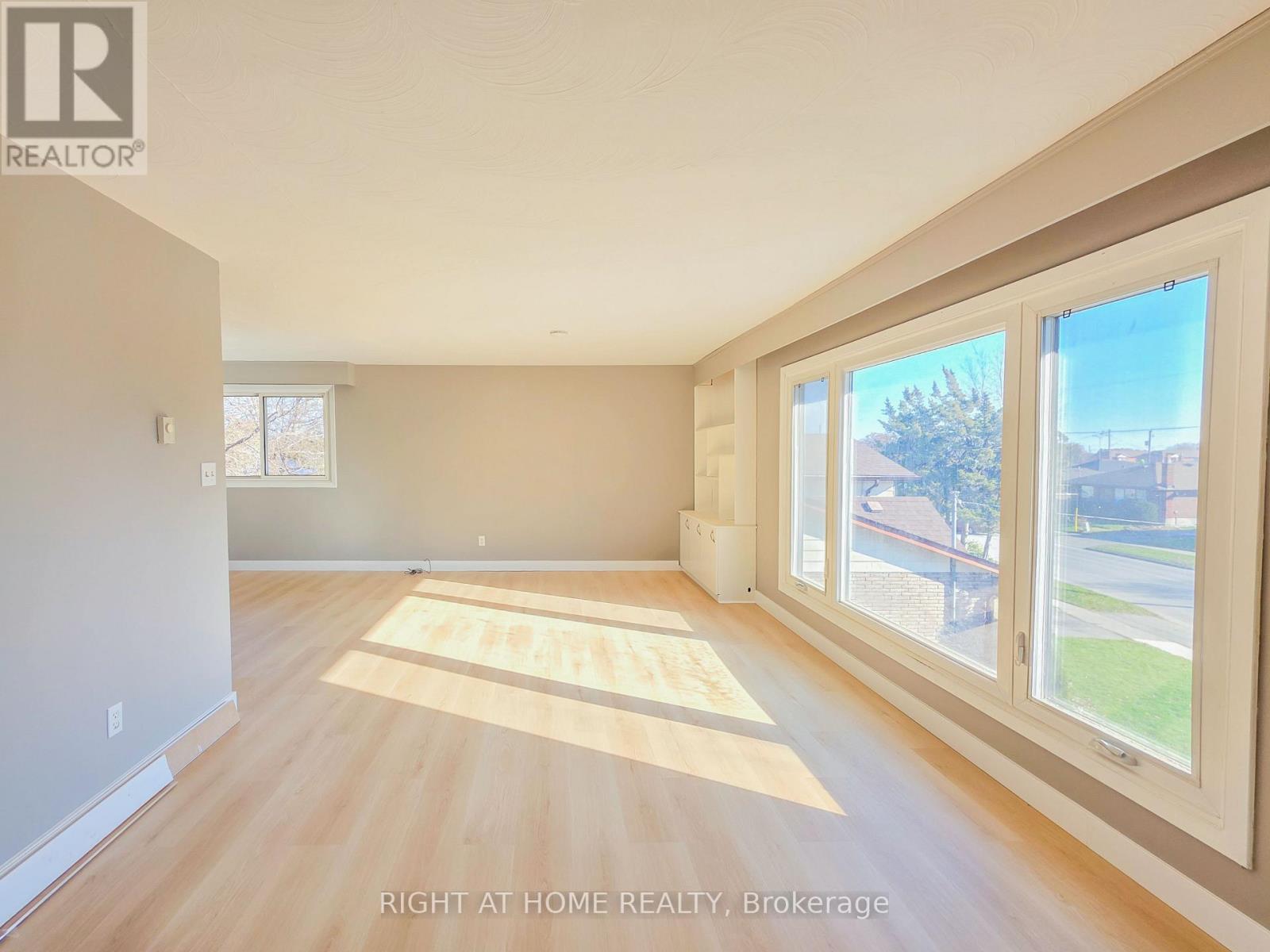 Upper - 488 Dean Avenue, Oshawa, Ontario  L1H 3E5 - Photo 9 - E12686092